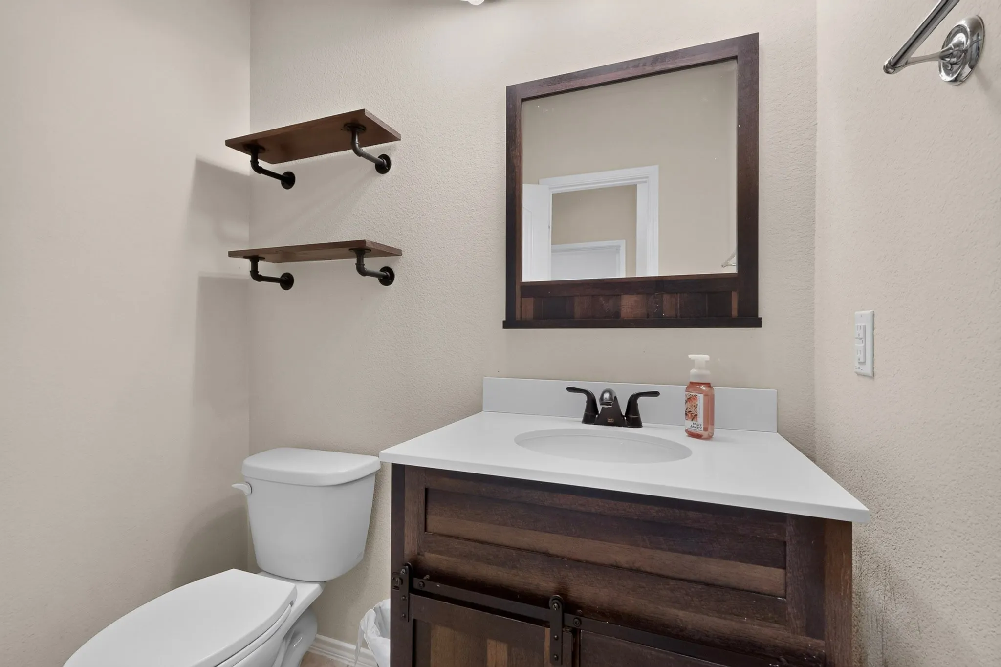 Single Family Residence For Sale in Collin County , 502 Hawthorn Drive, Josephine, Texas 75173, 5 Bedroom, 3 Bathroom, 2 Garage spaces, 2,598 Sqft, built in 2016, mls#21265639, Real Estate Agent in Josephine, Homes For Sale in Collin county, Homes For Sale in Josephine, Realtor in Josephine Texas, Real Estate Brokerage Independent Realty Texas, Luminita Cordes Realtor