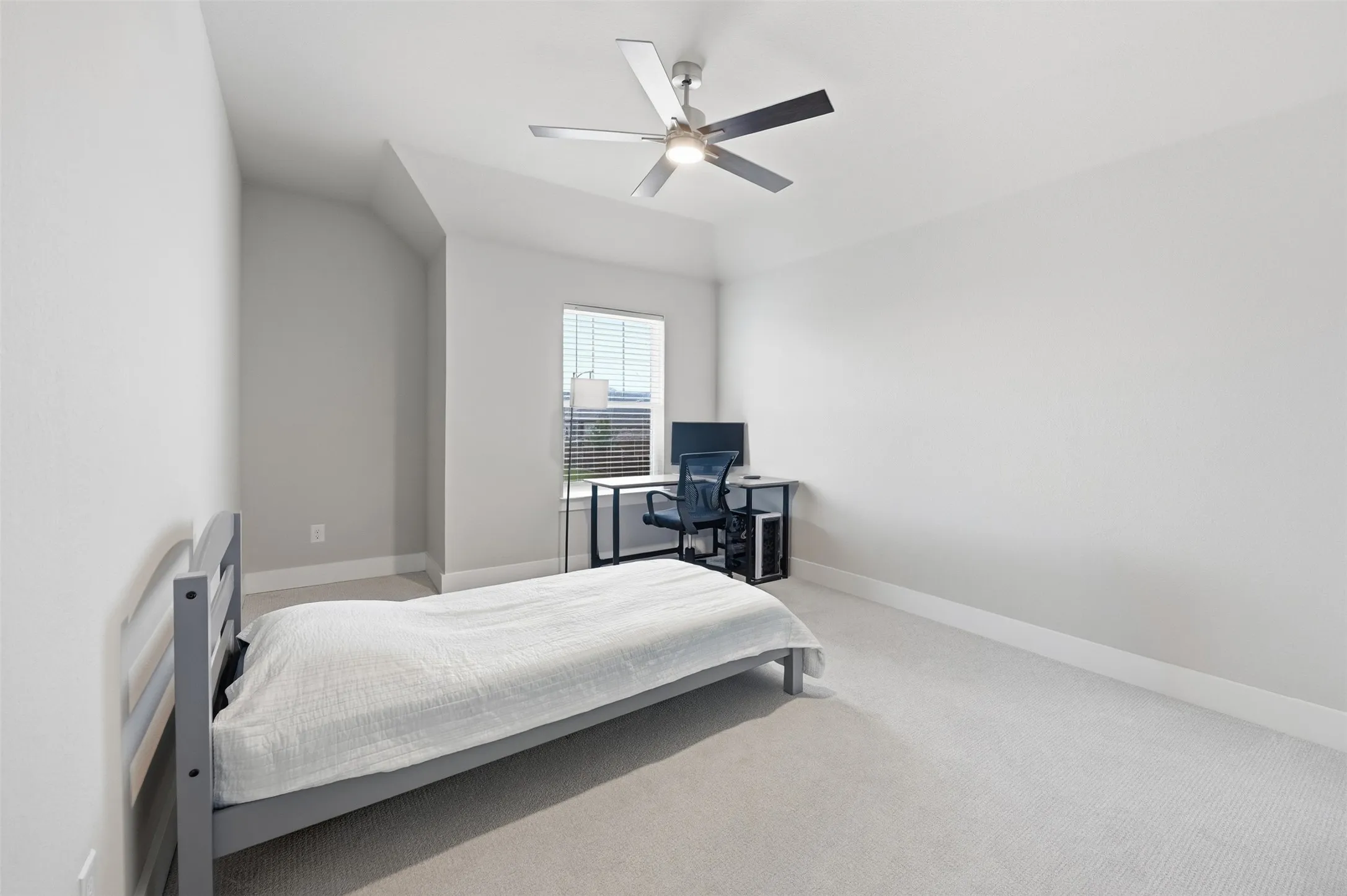 Single Family Residence For Sale in Dallas County , 5805 Heatherwood Loop, Sachse, Texas 75048, 5 Bedroom, 4 Bathroom, 3 Garage spaces, 3,419 Sqft, built in 2022, mls#21243468, Real Estate Agent in Sachse, Homes For Sale in Dallas county, Homes For Sale in Sachse, Realtor in Sachse Texas, Real Estate Brokerage Independent Realty Texas, Luminita Cordes Realtor