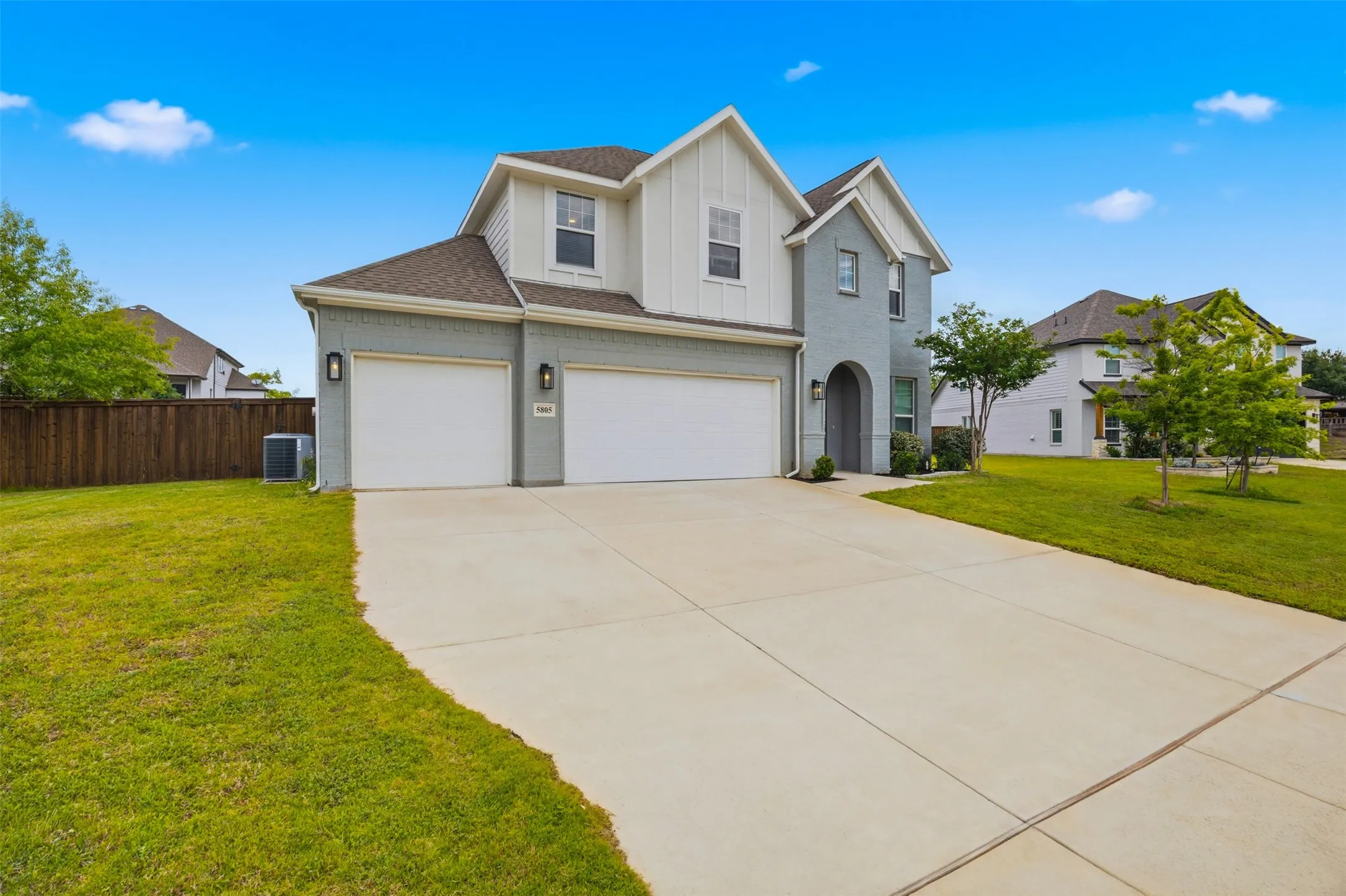 Single Family Residence For Sale in Dallas County , 5805 Heatherwood Loop, Sachse, Texas 75048, 5 Bedroom, 4 Bathroom, 3 Garage spaces, 3,419 Sqft, built in 2022, mls#21243468, Real Estate Agent in Sachse, Homes For Sale in Dallas county, Homes For Sale in Sachse, Realtor in Sachse Texas, Real Estate Brokerage Independent Realty Texas, Luminita Cordes Realtor