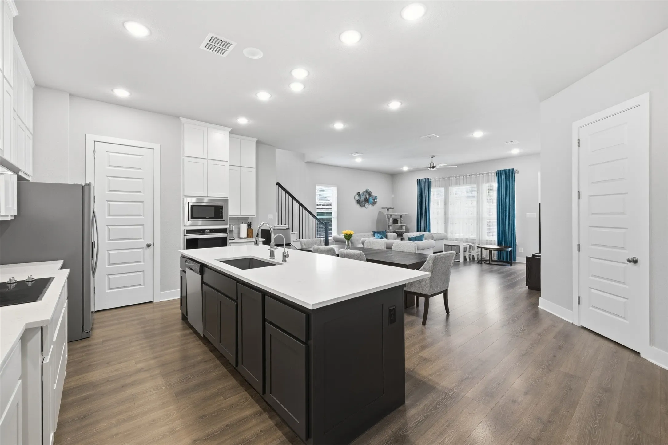 Single Family Residence For Sale in Dallas County , 5805 Heatherwood Loop, Sachse, Texas 75048, 5 Bedroom, 4 Bathroom, 3 Garage spaces, 3,419 Sqft, built in 2022, mls#21243468, Real Estate Agent in Sachse, Homes For Sale in Dallas county, Homes For Sale in Sachse, Realtor in Sachse Texas, Real Estate Brokerage Independent Realty Texas, Luminita Cordes Realtor