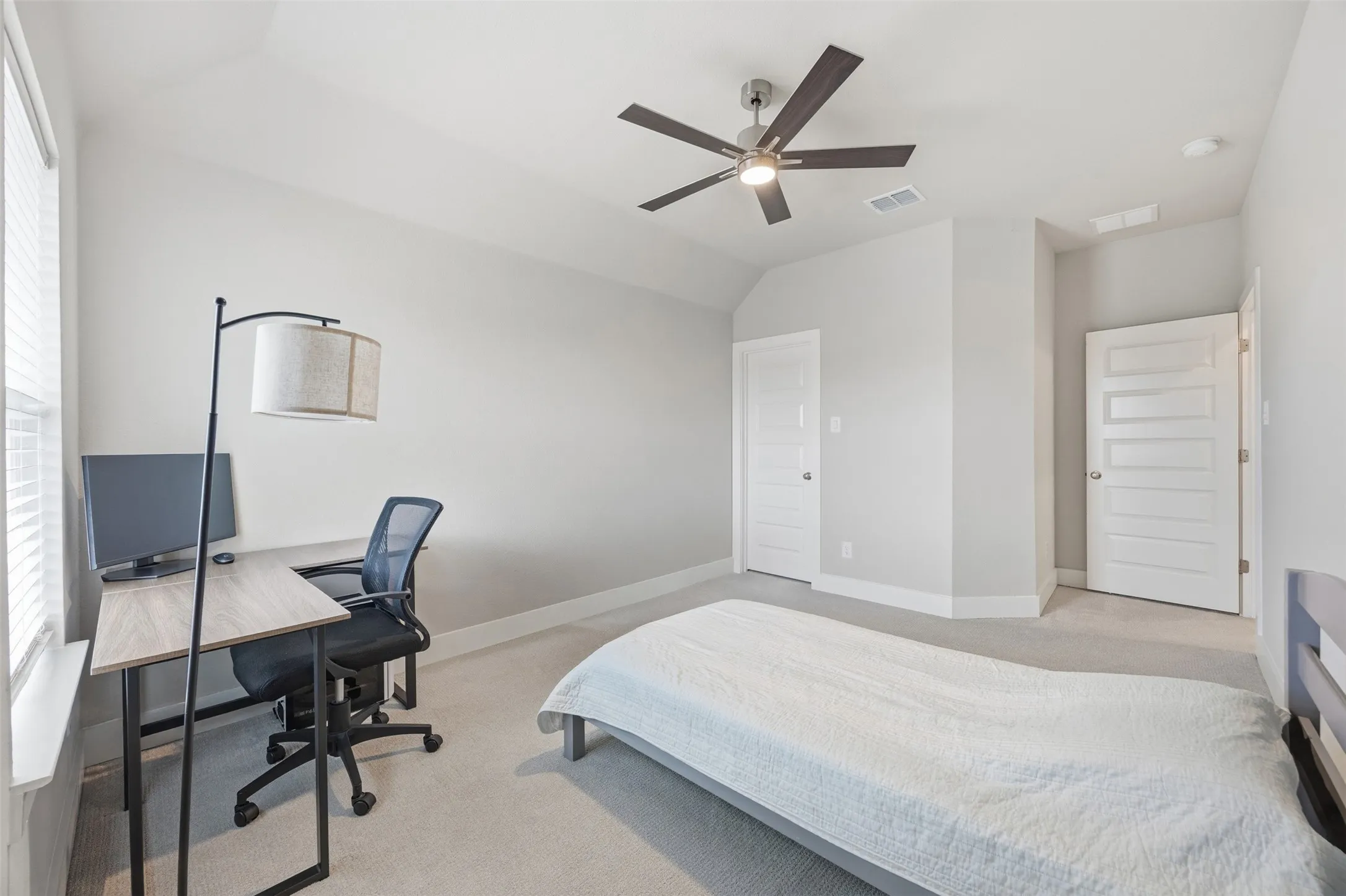 Single Family Residence For Sale in Dallas County , 5805 Heatherwood Loop, Sachse, Texas 75048, 5 Bedroom, 4 Bathroom, 3 Garage spaces, 3,419 Sqft, built in 2022, mls#21243468, Real Estate Agent in Sachse, Homes For Sale in Dallas county, Homes For Sale in Sachse, Realtor in Sachse Texas, Real Estate Brokerage Independent Realty Texas, Luminita Cordes Realtor