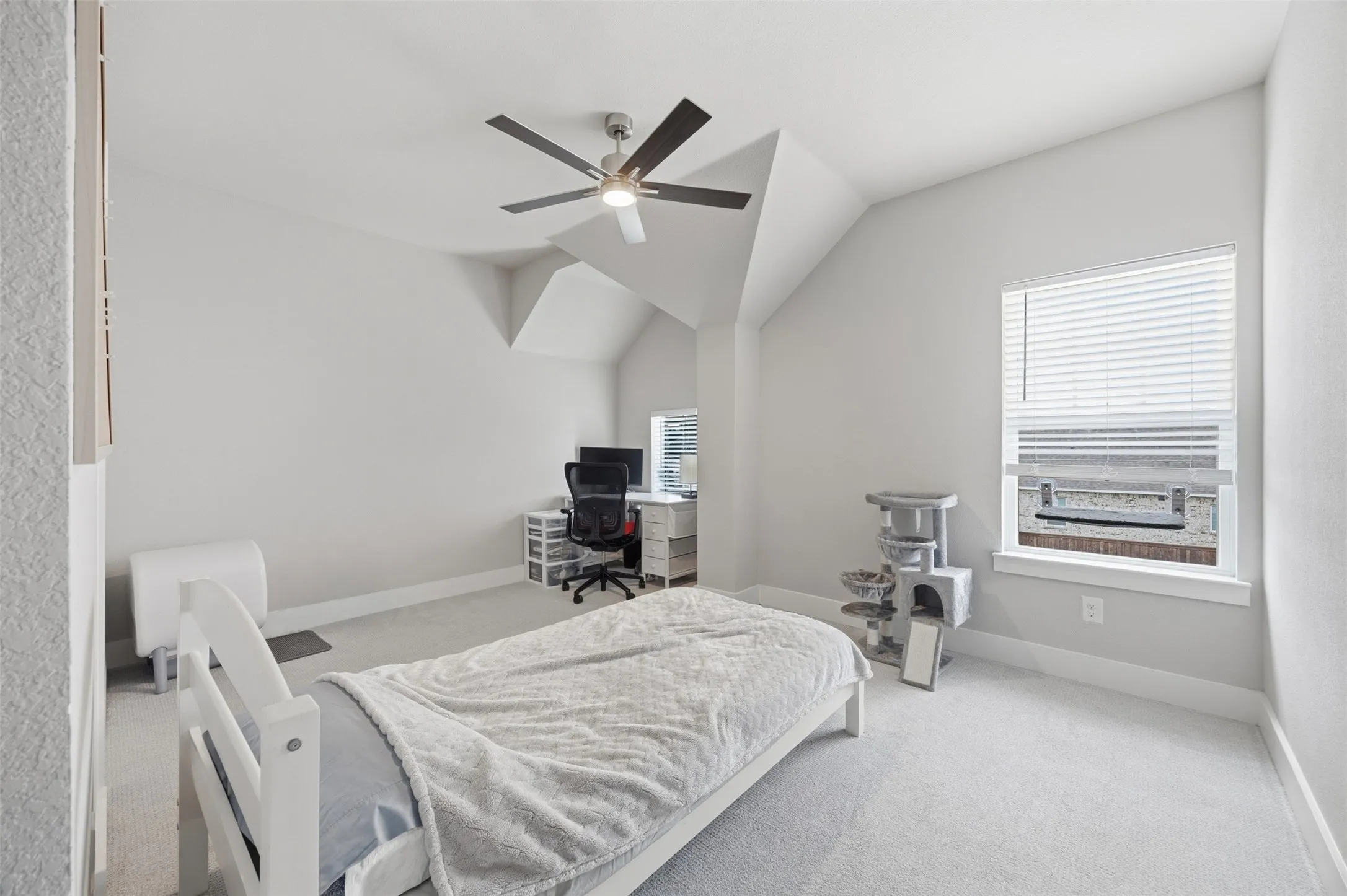 Single Family Residence For Sale in Dallas County , 5805 Heatherwood Loop, Sachse, Texas 75048, 5 Bedroom, 4 Bathroom, 3 Garage spaces, 3,419 Sqft, built in 2022, mls#21243468, Real Estate Agent in Sachse, Homes For Sale in Dallas county, Homes For Sale in Sachse, Realtor in Sachse Texas, Real Estate Brokerage Independent Realty Texas, Luminita Cordes Realtor