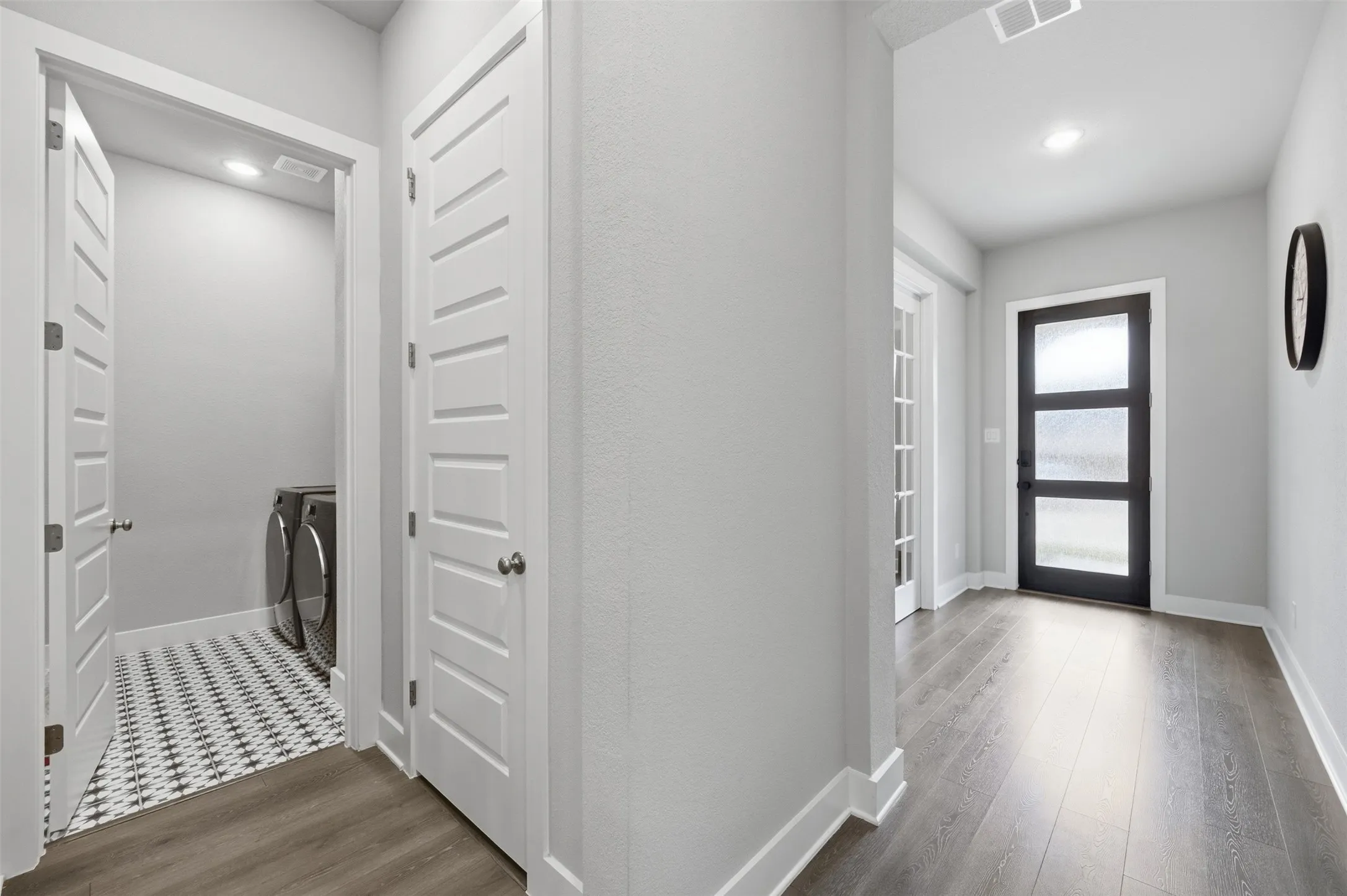 Single Family Residence For Sale in Dallas County , 5805 Heatherwood Loop, Sachse, Texas 75048, 5 Bedroom, 4 Bathroom, 3 Garage spaces, 3,419 Sqft, built in 2022, mls#21243468, Real Estate Agent in Sachse, Homes For Sale in Dallas county, Homes For Sale in Sachse, Realtor in Sachse Texas, Real Estate Brokerage Independent Realty Texas, Luminita Cordes Realtor