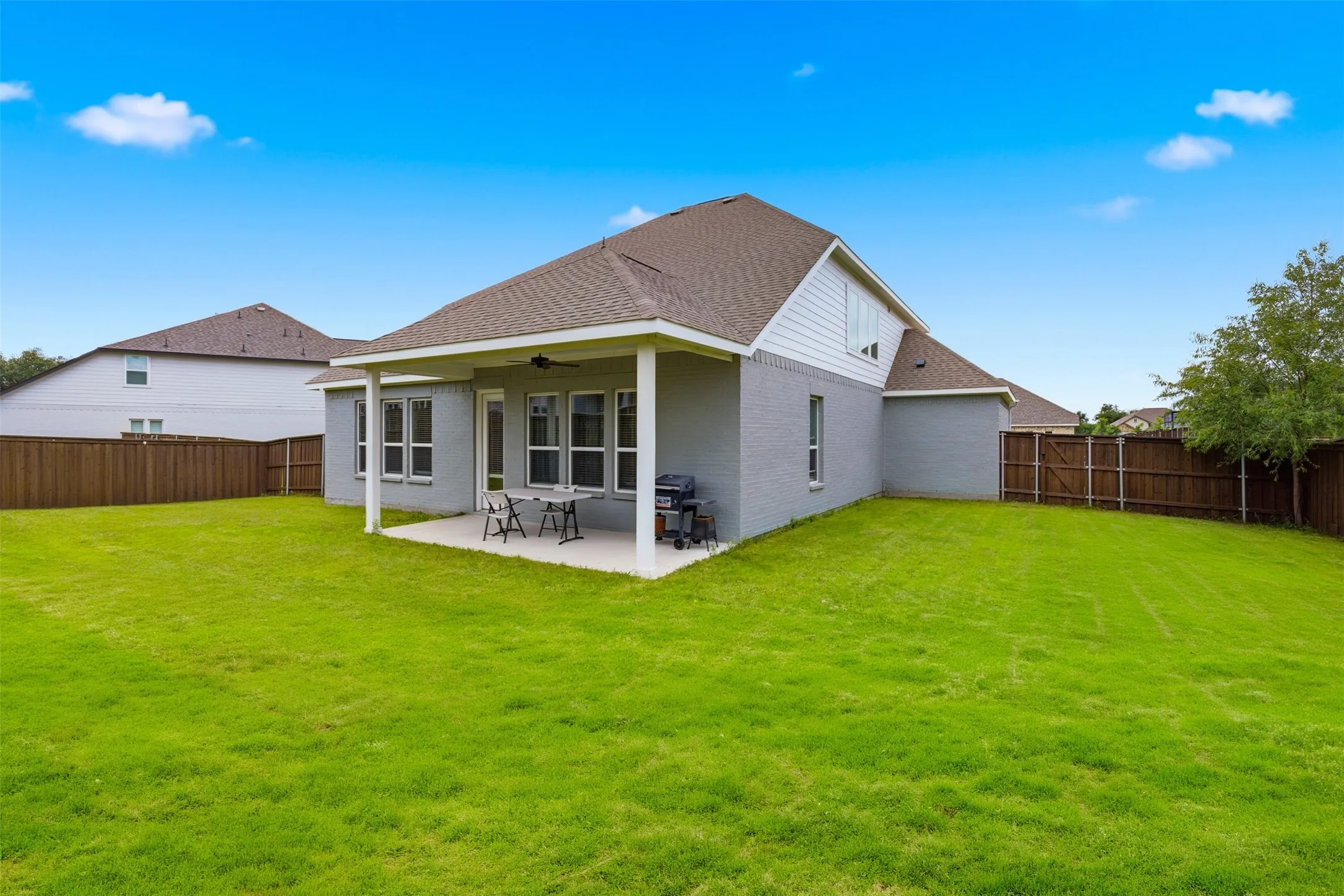 Single Family Residence For Sale in Dallas County , 5805 Heatherwood Loop, Sachse, Texas 75048, 5 Bedroom, 4 Bathroom, 3 Garage spaces, 3,419 Sqft, built in 2022, mls#21243468, Real Estate Agent in Sachse, Homes For Sale in Dallas county, Homes For Sale in Sachse, Realtor in Sachse Texas, Real Estate Brokerage Independent Realty Texas, Luminita Cordes Realtor