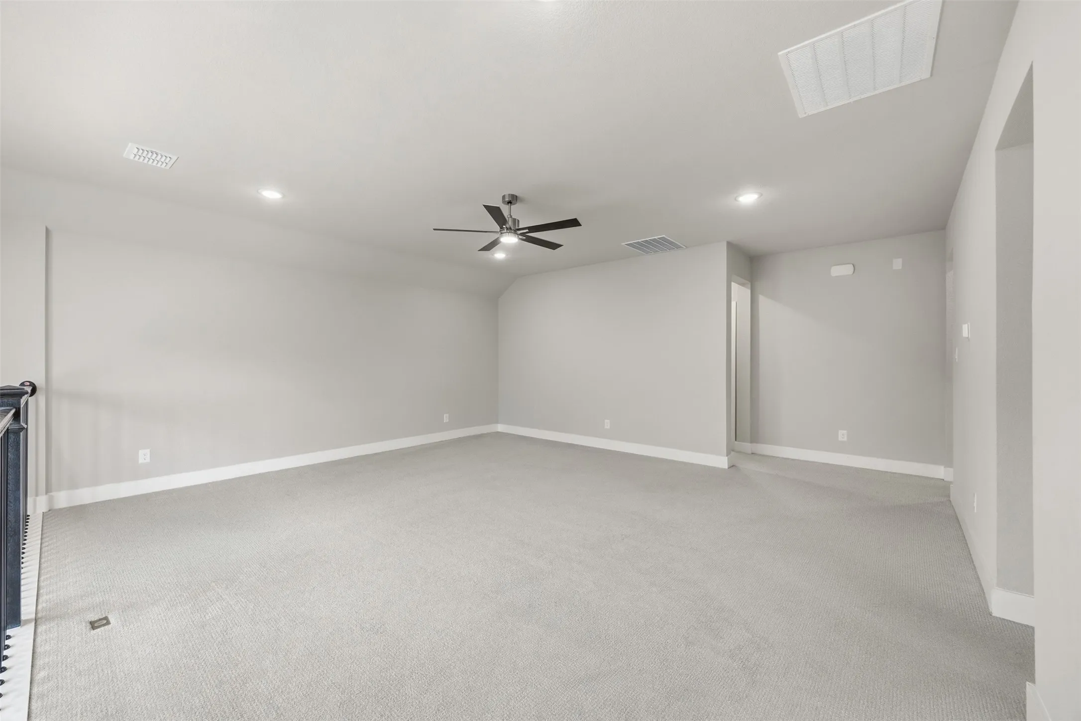 Single Family Residence For Sale in Dallas County , 5805 Heatherwood Loop, Sachse, Texas 75048, 5 Bedroom, 4 Bathroom, 3 Garage spaces, 3,419 Sqft, built in 2022, mls#21243468, Real Estate Agent in Sachse, Homes For Sale in Dallas county, Homes For Sale in Sachse, Realtor in Sachse Texas, Real Estate Brokerage Independent Realty Texas, Luminita Cordes Realtor