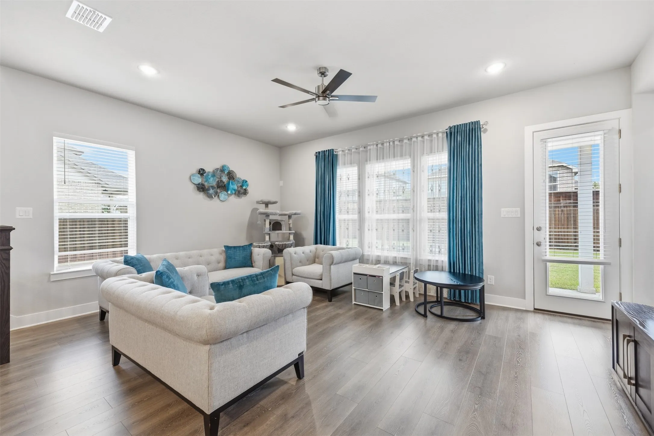 Single Family Residence For Sale in Dallas County , 5805 Heatherwood Loop, Sachse, Texas 75048, 5 Bedroom, 4 Bathroom, 3 Garage spaces, 3,419 Sqft, built in 2022, mls#21243468, Real Estate Agent in Sachse, Homes For Sale in Dallas county, Homes For Sale in Sachse, Realtor in Sachse Texas, Real Estate Brokerage Independent Realty Texas, Luminita Cordes Realtor