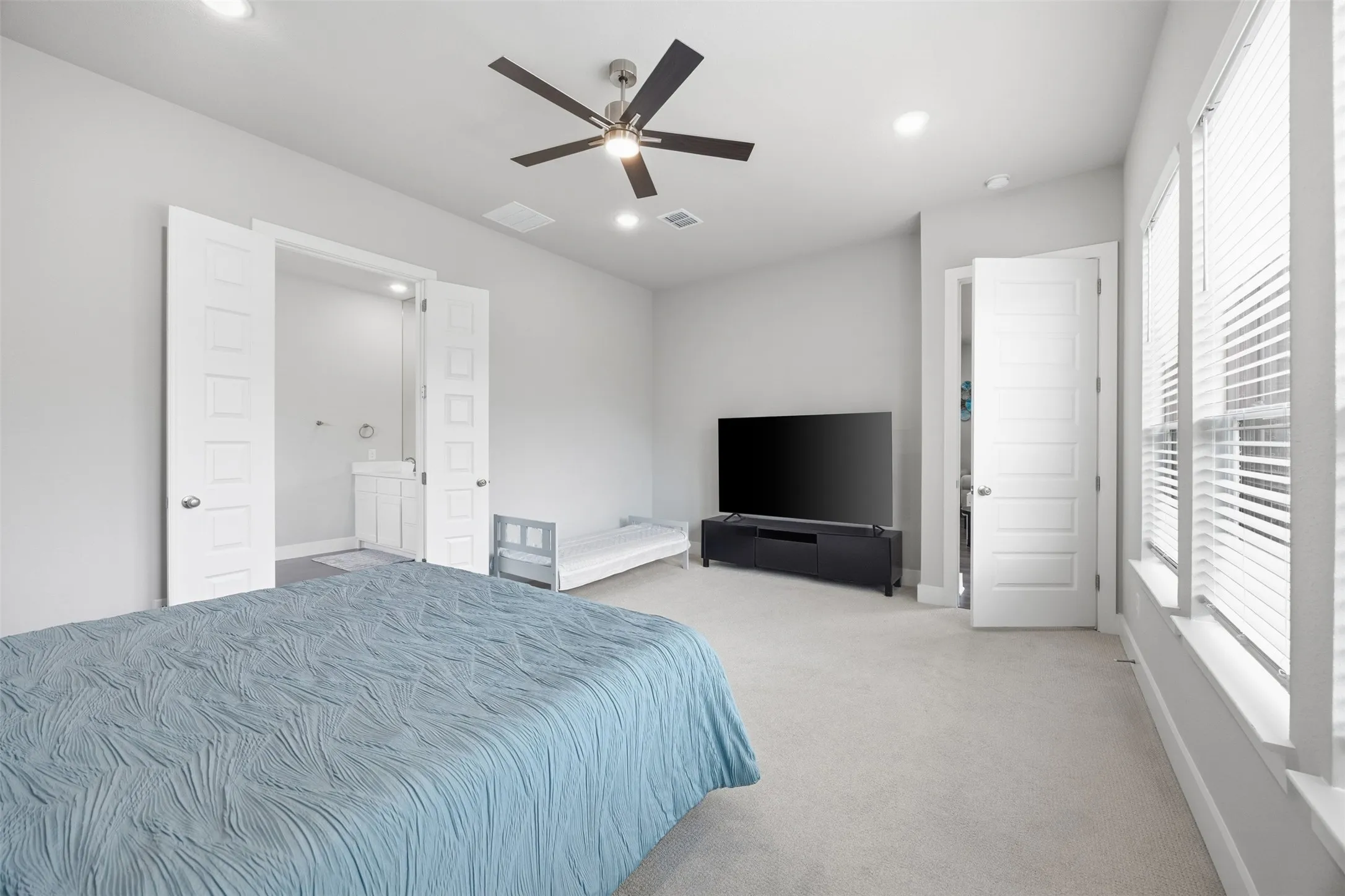Single Family Residence For Sale in Dallas County , 5805 Heatherwood Loop, Sachse, Texas 75048, 5 Bedroom, 4 Bathroom, 3 Garage spaces, 3,419 Sqft, built in 2022, mls#21243468, Real Estate Agent in Sachse, Homes For Sale in Dallas county, Homes For Sale in Sachse, Realtor in Sachse Texas, Real Estate Brokerage Independent Realty Texas, Luminita Cordes Realtor
