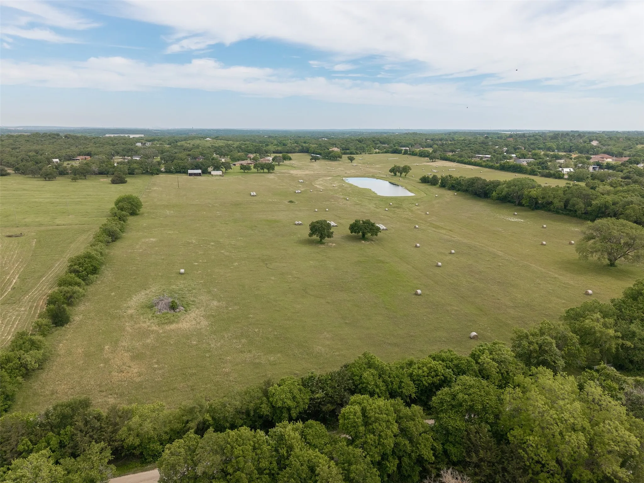 Single Family Residence For Sale in Johnson County , 5309 Burleson Oaks Drive, Burleson, Texas 76028, 3 Bedroom, 2 Bathroom, Garage spaces, 2,991 Sqft, built in 1974, mls#21265576, Real Estate Agent in Burleson, Homes For Sale in Johnson county, Homes For Sale in Burleson, Realtor in Burleson Texas, Real Estate Brokerage Independent Realty Texas, Luminita Cordes Realtor