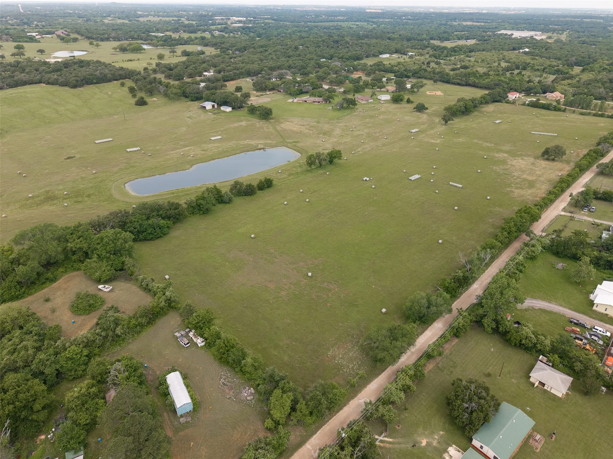 Single Family Residence For Sale in Johnson County , 5309 Burleson Oaks Drive, Burleson, Texas 76028, 3 Bedroom, 2 Bathroom, Garage spaces, 2,991 Sqft, built in 1974, mls#21265576, Real Estate Agent in Burleson, Homes For Sale in Johnson county, Homes For Sale in Burleson, Realtor in Burleson Texas, Real Estate Brokerage Independent Realty Texas, Luminita Cordes Realtor