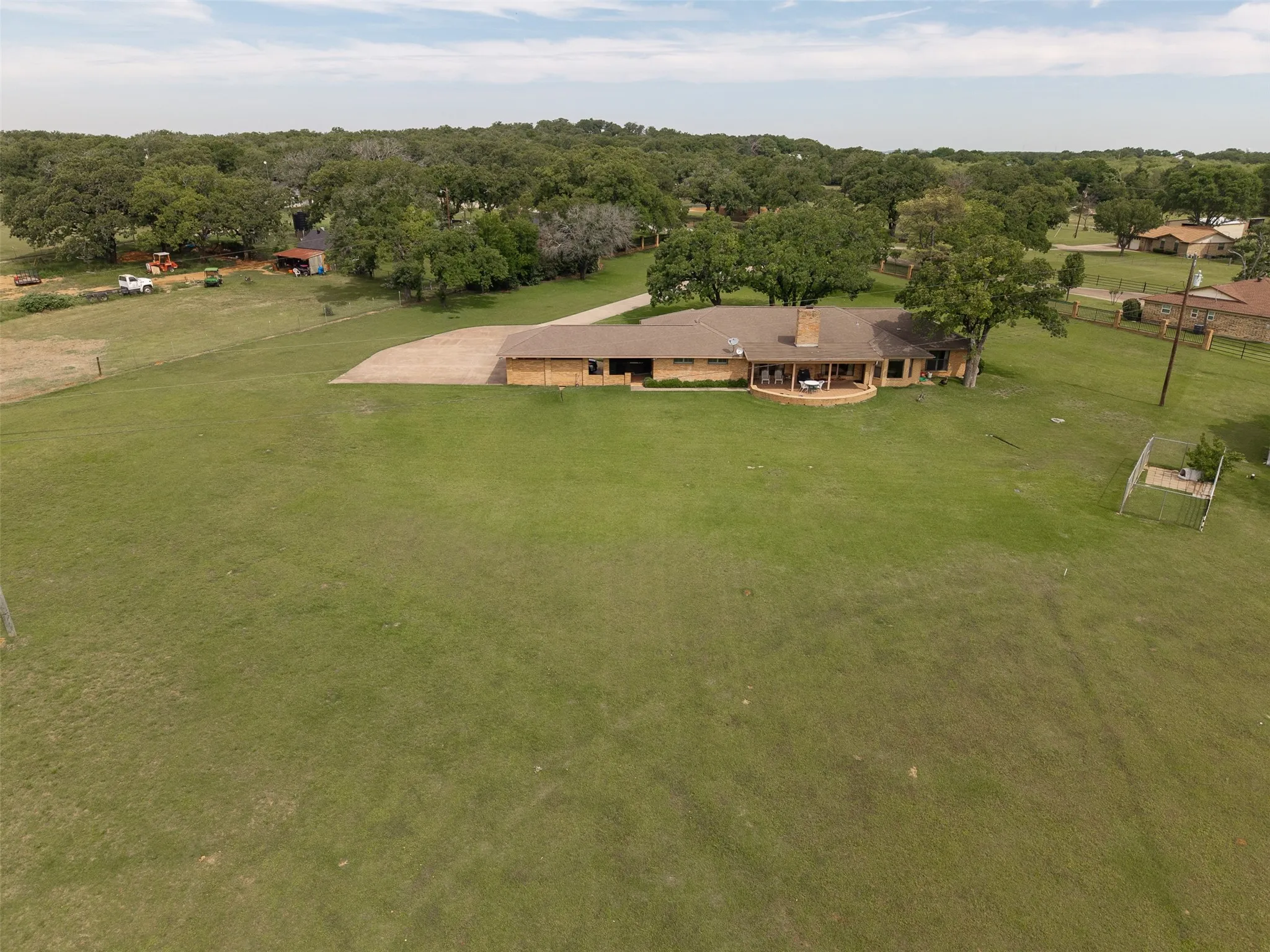 Single Family Residence For Sale in Johnson County , 5309 Burleson Oaks Drive, Burleson, Texas 76028, 3 Bedroom, 2 Bathroom, Garage spaces, 2,991 Sqft, built in 1974, mls#21265576, Real Estate Agent in Burleson, Homes For Sale in Johnson county, Homes For Sale in Burleson, Realtor in Burleson Texas, Real Estate Brokerage Independent Realty Texas, Luminita Cordes Realtor