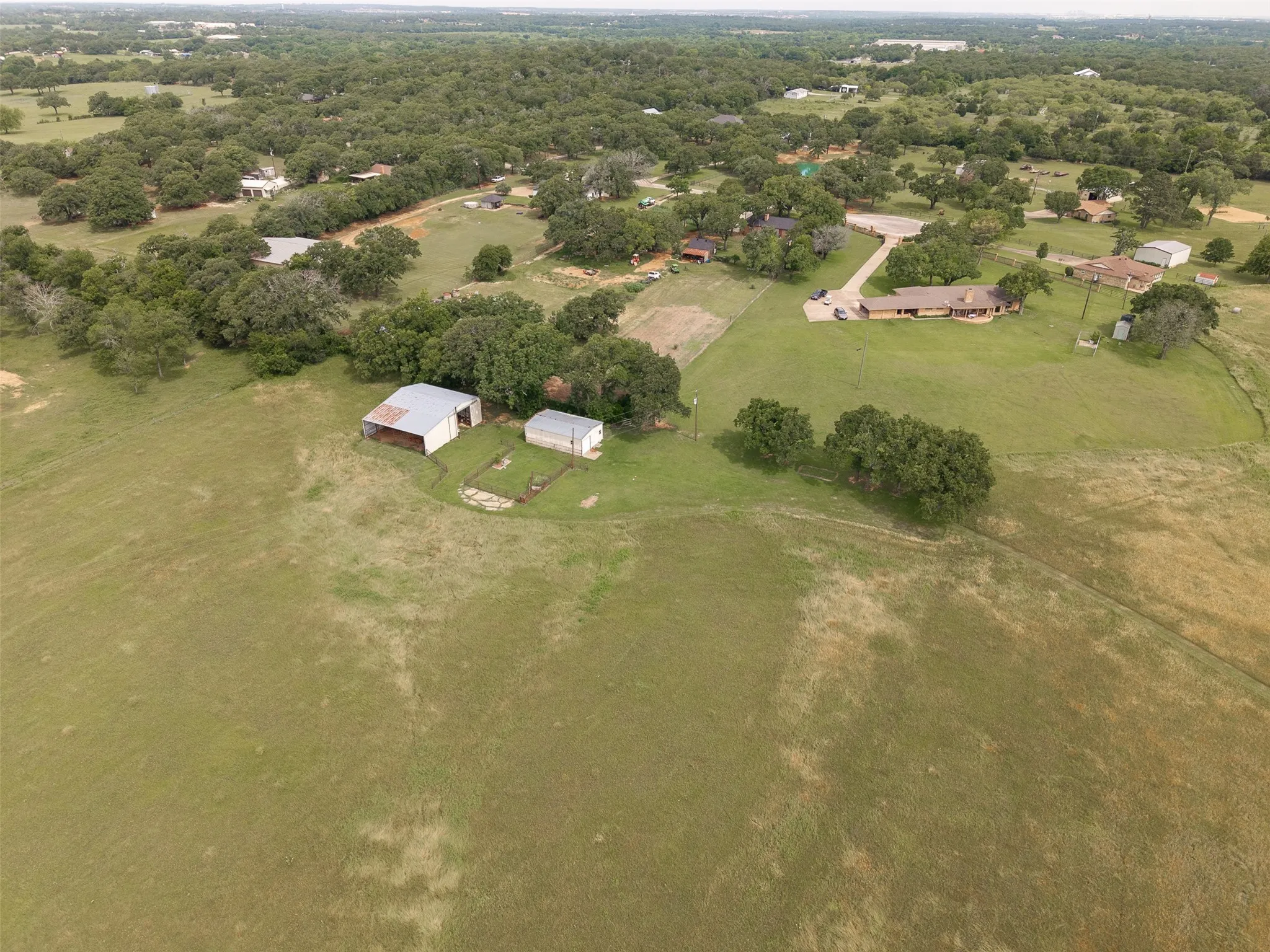 Single Family Residence For Sale in Johnson County , 5309 Burleson Oaks Drive, Burleson, Texas 76028, 3 Bedroom, 2 Bathroom, Garage spaces, 2,991 Sqft, built in 1974, mls#21265576, Real Estate Agent in Burleson, Homes For Sale in Johnson county, Homes For Sale in Burleson, Realtor in Burleson Texas, Real Estate Brokerage Independent Realty Texas, Luminita Cordes Realtor