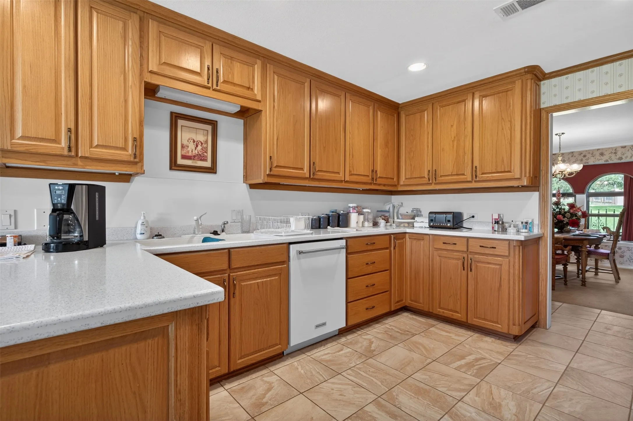 Single Family Residence For Sale in Johnson County , 5309 Burleson Oaks Drive, Burleson, Texas 76028, 3 Bedroom, 2 Bathroom, Garage spaces, 2,991 Sqft, built in 1974, mls#21265576, Real Estate Agent in Burleson, Homes For Sale in Johnson county, Homes For Sale in Burleson, Realtor in Burleson Texas, Real Estate Brokerage Independent Realty Texas, Luminita Cordes Realtor