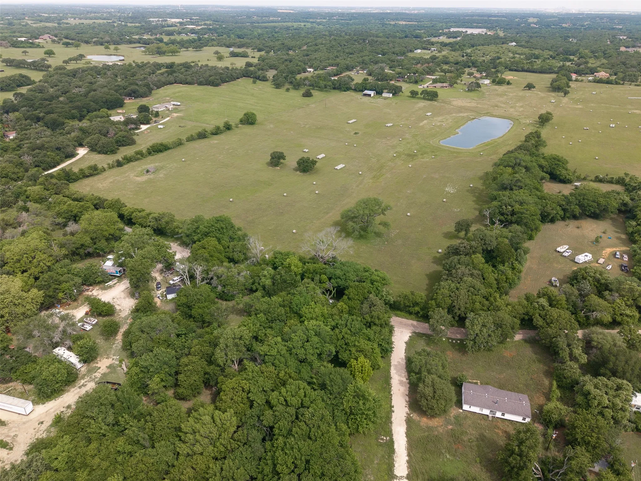 Single Family Residence For Sale in Johnson County , 5309 Burleson Oaks Drive, Burleson, Texas 76028, 3 Bedroom, 2 Bathroom, Garage spaces, 2,991 Sqft, built in 1974, mls#21265576, Real Estate Agent in Burleson, Homes For Sale in Johnson county, Homes For Sale in Burleson, Realtor in Burleson Texas, Real Estate Brokerage Independent Realty Texas, Luminita Cordes Realtor