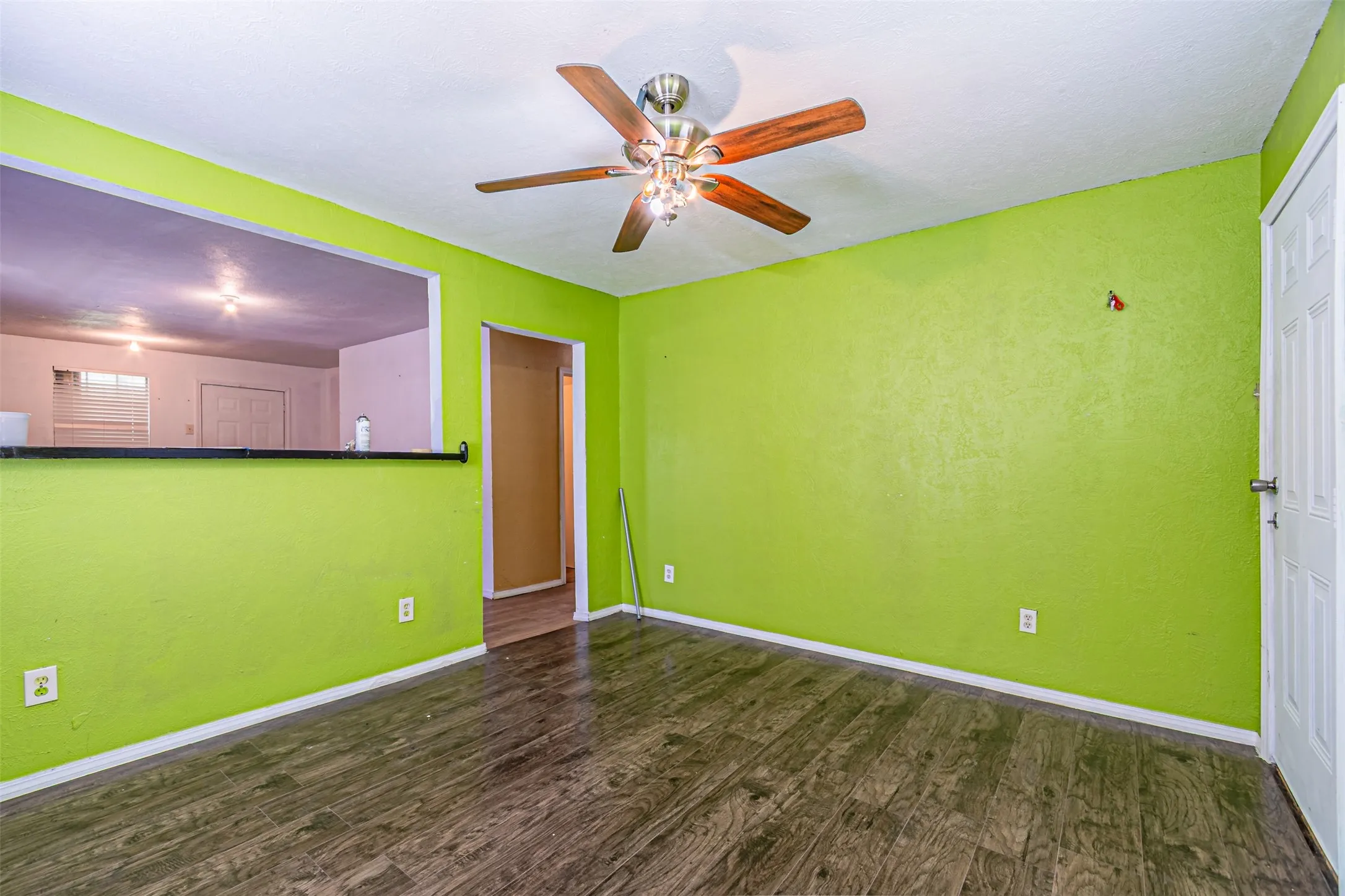 Single Family Residence For Sale in Hopkins County , 317 Fuller Street, Sulphur Springs, Texas 75482, 2 Bedrooms, 1 Bathroom, Garage spaces, 896 Sqft, built in 1940, Price $122,000, mls#21265643, Real Estate Agent in Sulphur Springs, Homes For Sale in Hopkins county, Homes For Sale in Sulphur Springs, Realtor in Sulphur Springs Texas, Real Estate Brokerage Independent Realty Texas, Luminita Cordes Realtor