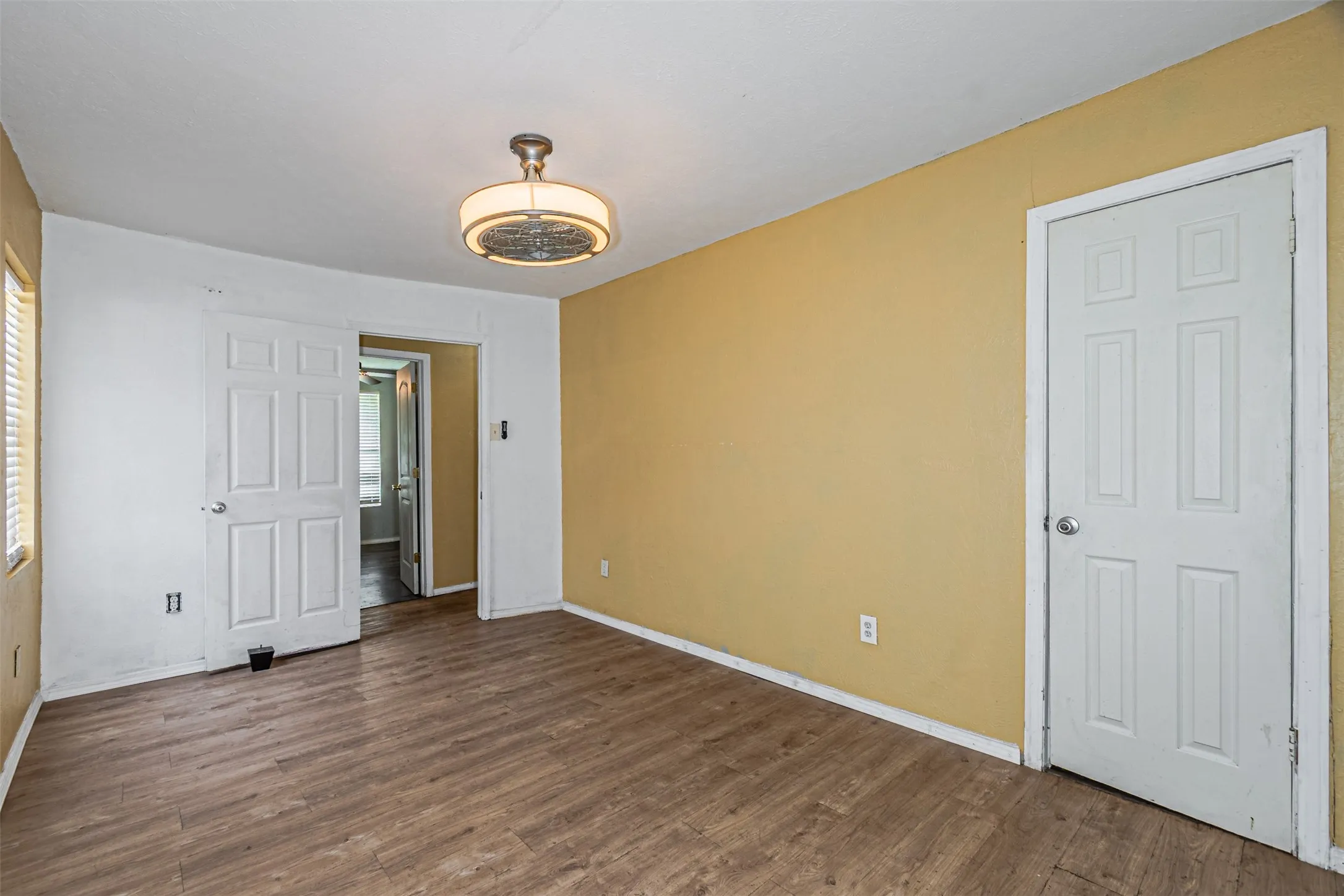 Single Family Residence For Sale in Hopkins County , 317 Fuller Street, Sulphur Springs, Texas 75482, 2 Bedrooms, 1 Bathroom, Garage spaces, 896 Sqft, built in 1940, Price $122,000, mls#21265643, Real Estate Agent in Sulphur Springs, Homes For Sale in Hopkins county, Homes For Sale in Sulphur Springs, Realtor in Sulphur Springs Texas, Real Estate Brokerage Independent Realty Texas, Luminita Cordes Realtor