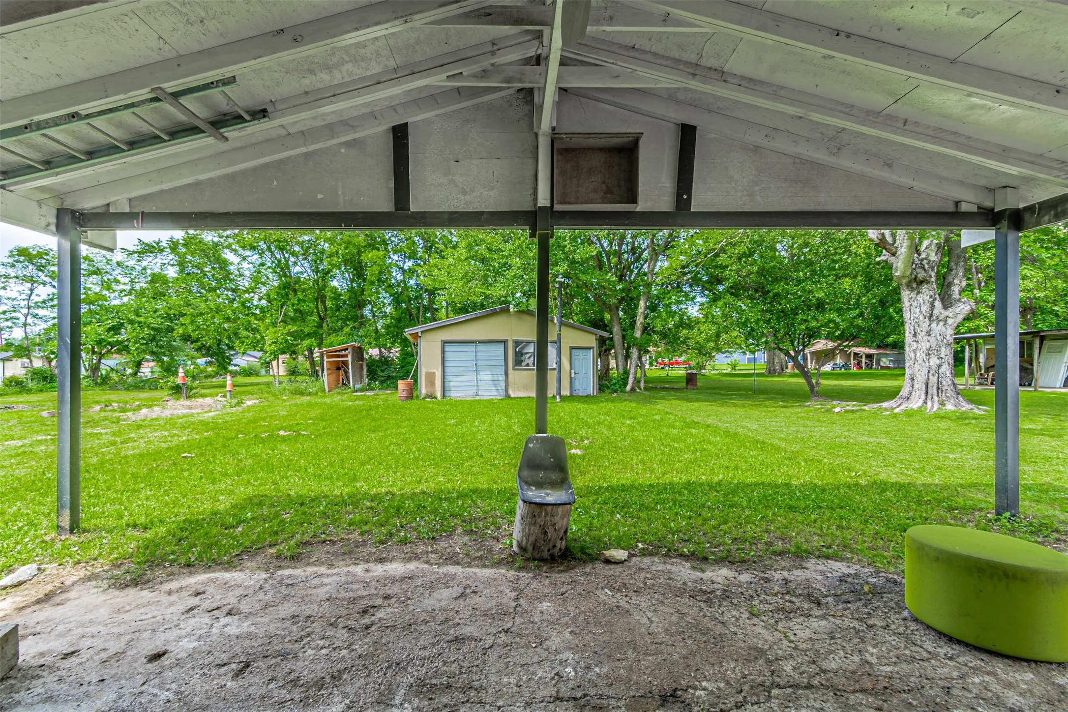 Single Family Residence For Sale in Hopkins County , 317 Fuller Street, Sulphur Springs, Texas 75482, 2 Bedrooms, 1 Bathroom, Garage spaces, 896 Sqft, built in 1940, Price $122,000, mls#21265643, Real Estate Agent in Sulphur Springs, Homes For Sale in Hopkins county, Homes For Sale in Sulphur Springs, Realtor in Sulphur Springs Texas, Real Estate Brokerage Independent Realty Texas, Luminita Cordes Realtor