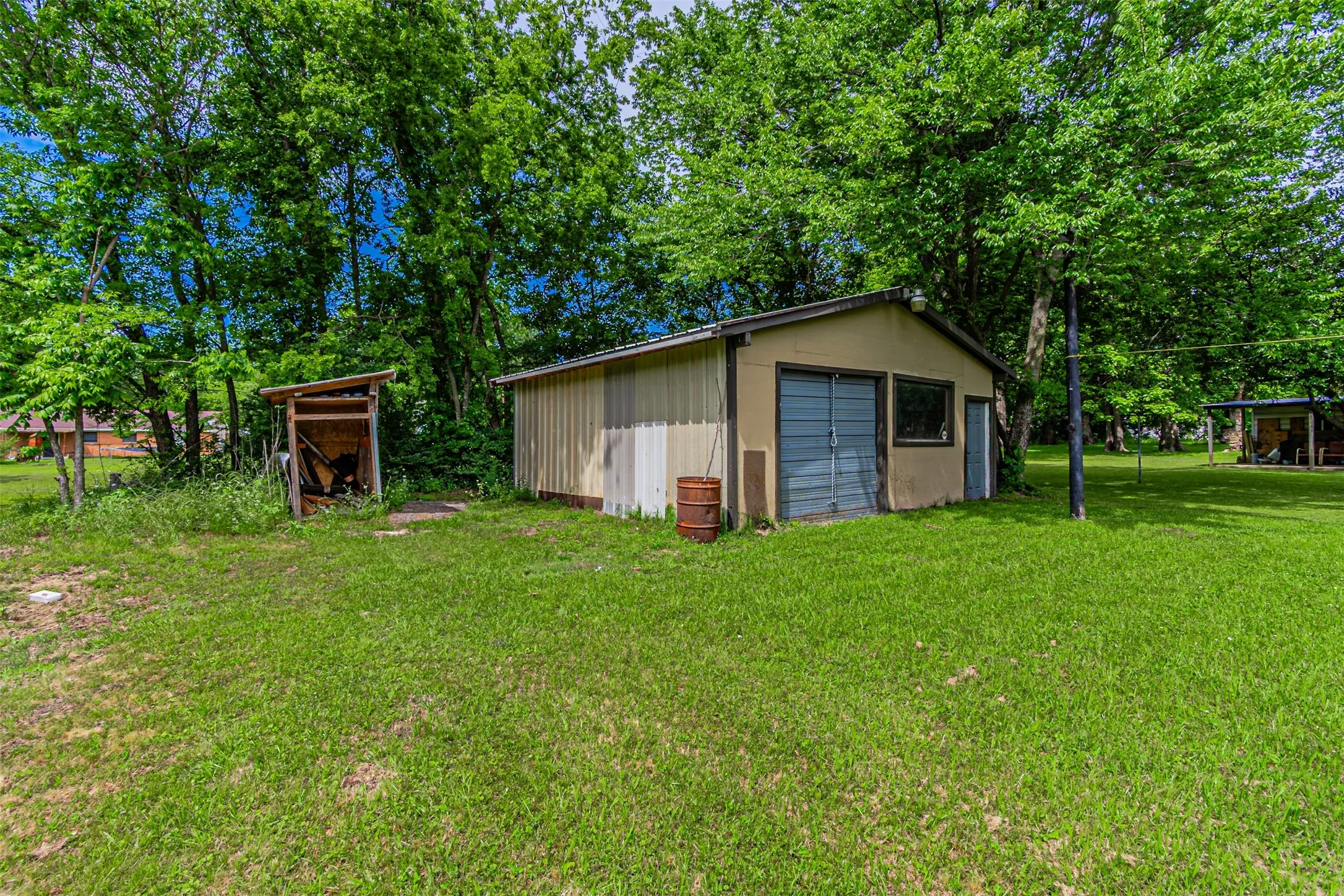 Single Family Residence For Sale in Hopkins County , 317 Fuller Street, Sulphur Springs, Texas 75482, 2 Bedrooms, 1 Bathroom, Garage spaces, 896 Sqft, built in 1940, Price $122,000, mls#21265643, Real Estate Agent in Sulphur Springs, Homes For Sale in Hopkins county, Homes For Sale in Sulphur Springs, Realtor in Sulphur Springs Texas, Real Estate Brokerage Independent Realty Texas, Luminita Cordes Realtor