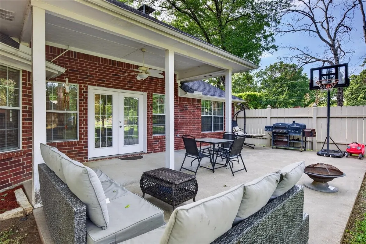 Single Family Residence For Sale in Henderson County , 4 Huckleberry Lane, Star Harbor, Texas 75148, 3 Bedroom, 2 Bathroom, 2 Garage spaces, 1,613 Sqft, built in 2005, mls#21264321, Real Estate Agent in Star Harbor, Homes For Sale in Henderson county, Homes For Sale in Star Harbor, Realtor in Star Harbor Texas, Real Estate Brokerage Independent Realty Texas, Luminita Cordes Realtor