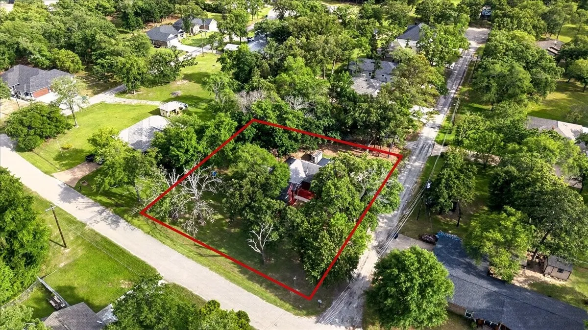 Single Family Residence For Sale in Henderson County , 4 Huckleberry Lane, Star Harbor, Texas 75148, 3 Bedroom, 2 Bathroom, 2 Garage spaces, 1,613 Sqft, built in 2005, mls#21264321, Real Estate Agent in Star Harbor, Homes For Sale in Henderson county, Homes For Sale in Star Harbor, Realtor in Star Harbor Texas, Real Estate Brokerage Independent Realty Texas, Luminita Cordes Realtor