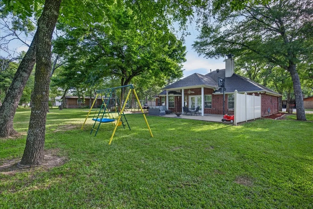 Single Family Residence For Sale in Henderson County , 4 Huckleberry Lane, Star Harbor, Texas 75148, 3 Bedroom, 2 Bathroom, 2 Garage spaces, 1,613 Sqft, built in 2005, mls#21264321, Real Estate Agent in Star Harbor, Homes For Sale in Henderson county, Homes For Sale in Star Harbor, Realtor in Star Harbor Texas, Real Estate Brokerage Independent Realty Texas, Luminita Cordes Realtor