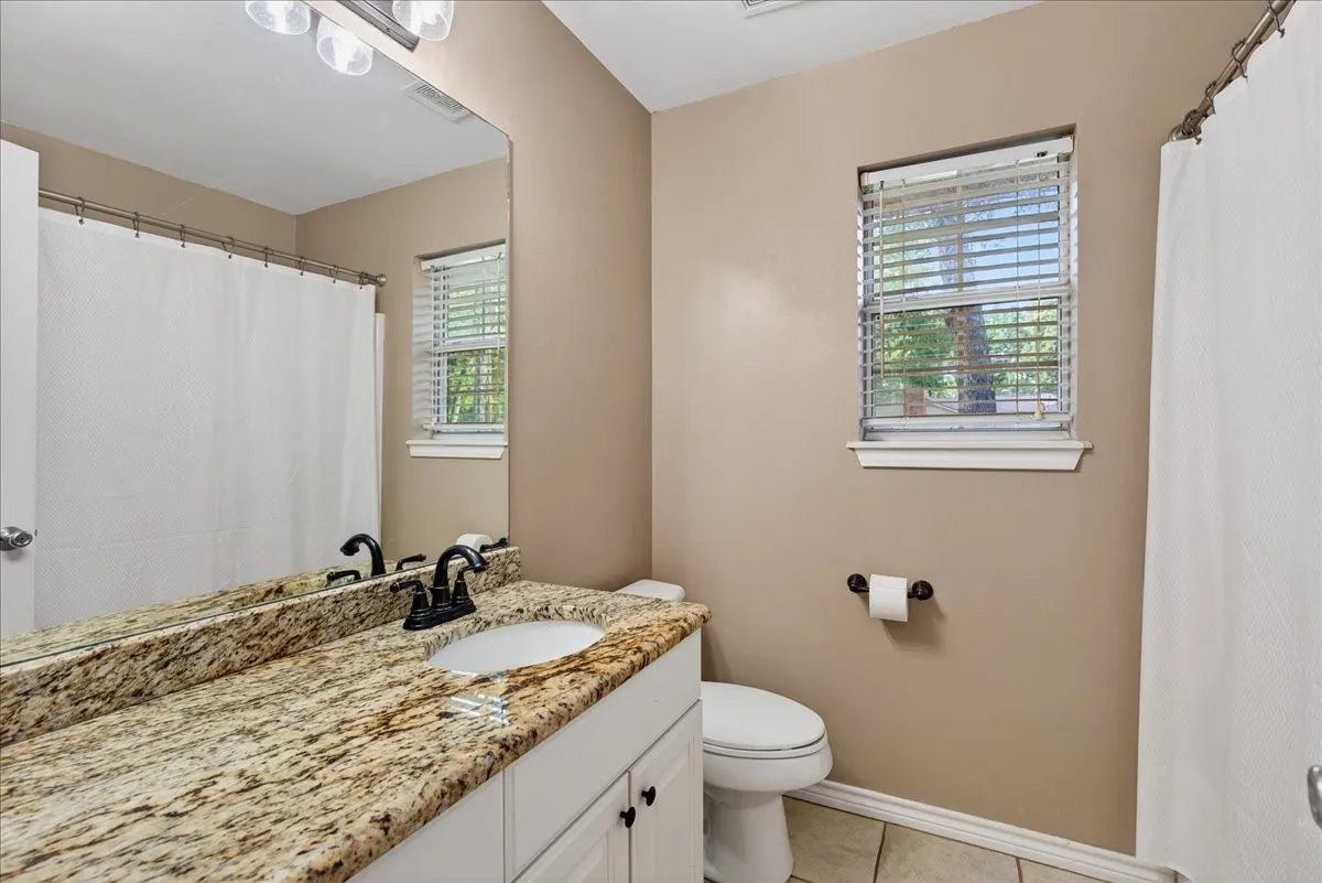Single Family Residence For Sale in Henderson County , 4 Huckleberry Lane, Star Harbor, Texas 75148, 3 Bedroom, 2 Bathroom, 2 Garage spaces, 1,613 Sqft, built in 2005, mls#21264321, Real Estate Agent in Star Harbor, Homes For Sale in Henderson county, Homes For Sale in Star Harbor, Realtor in Star Harbor Texas, Real Estate Brokerage Independent Realty Texas, Luminita Cordes Realtor