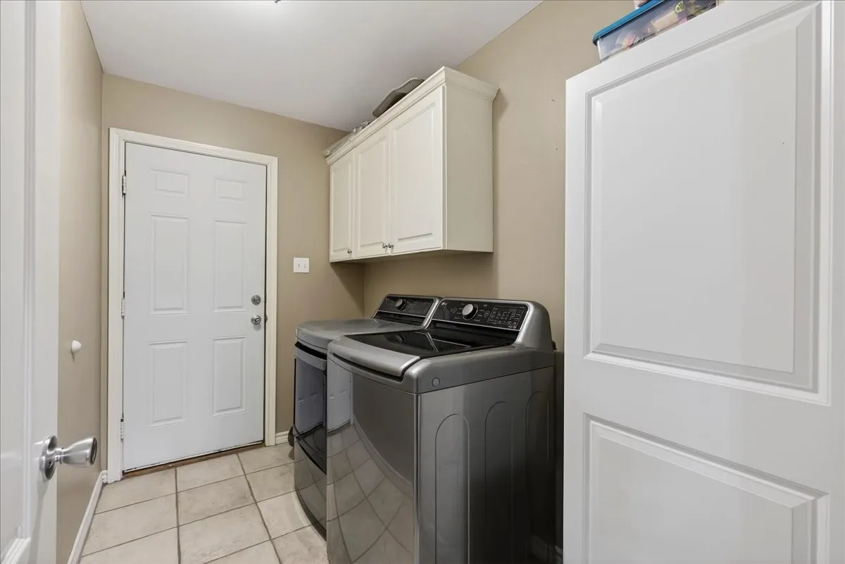 Washer and dryer negotiable
