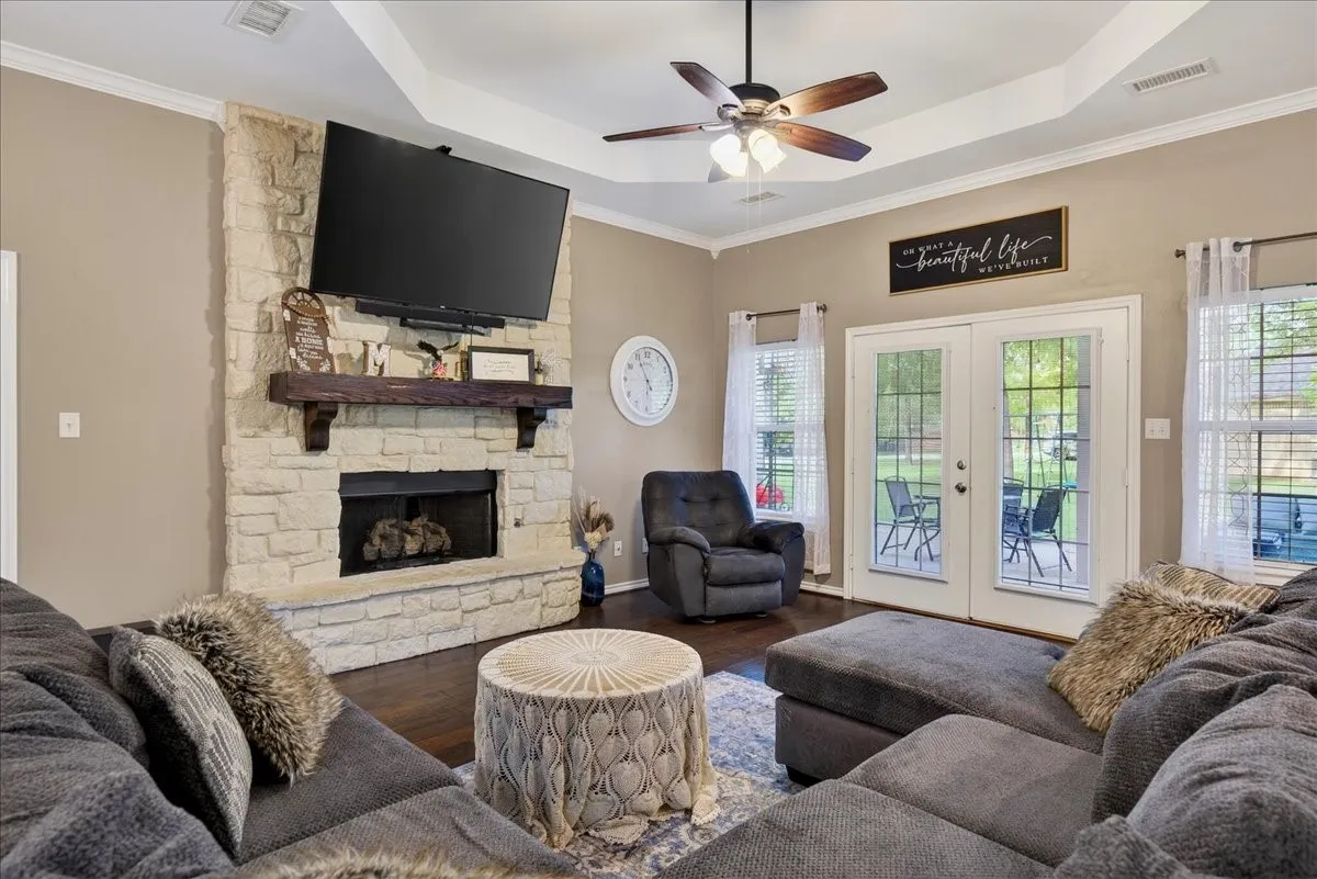 Gas fireplace