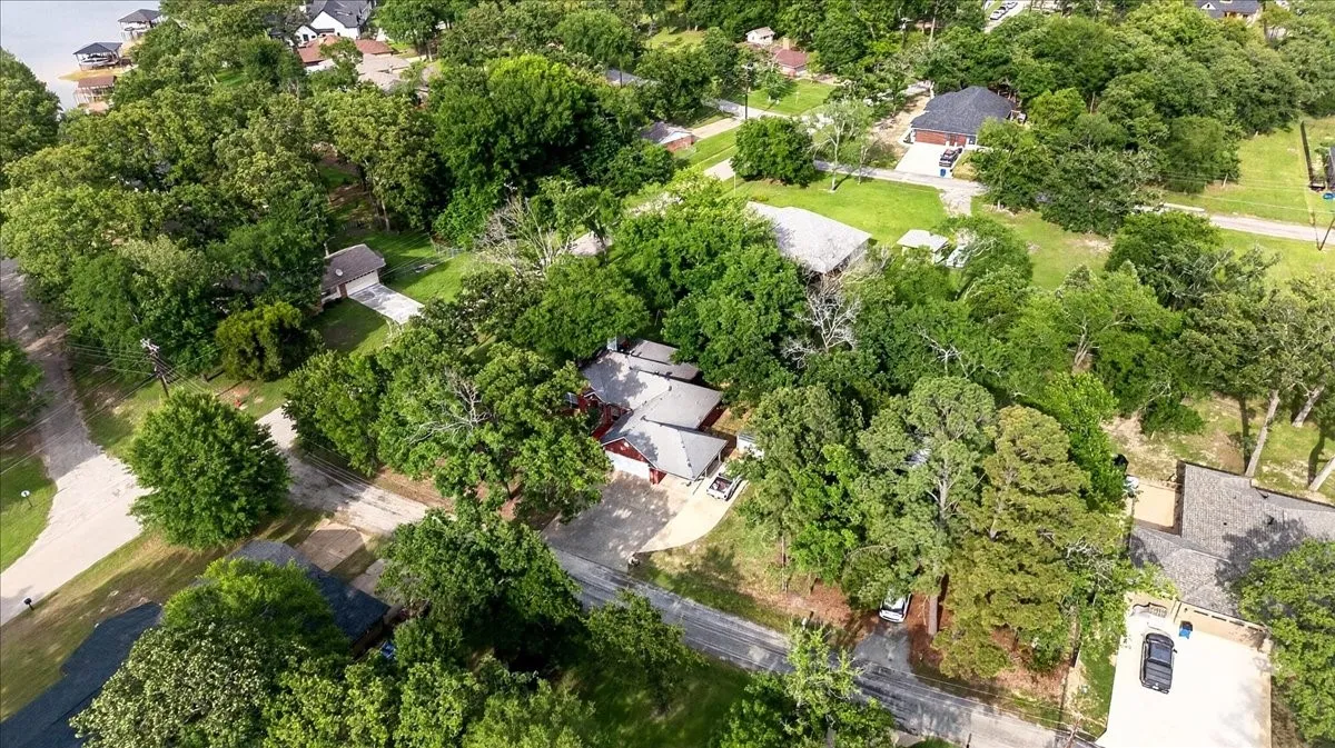 Single Family Residence For Sale in Henderson County , 4 Huckleberry Lane, Star Harbor, Texas 75148, 3 Bedroom, 2 Bathroom, 2 Garage spaces, 1,613 Sqft, built in 2005, mls#21264321, Real Estate Agent in Star Harbor, Homes For Sale in Henderson county, Homes For Sale in Star Harbor, Realtor in Star Harbor Texas, Real Estate Brokerage Independent Realty Texas, Luminita Cordes Realtor