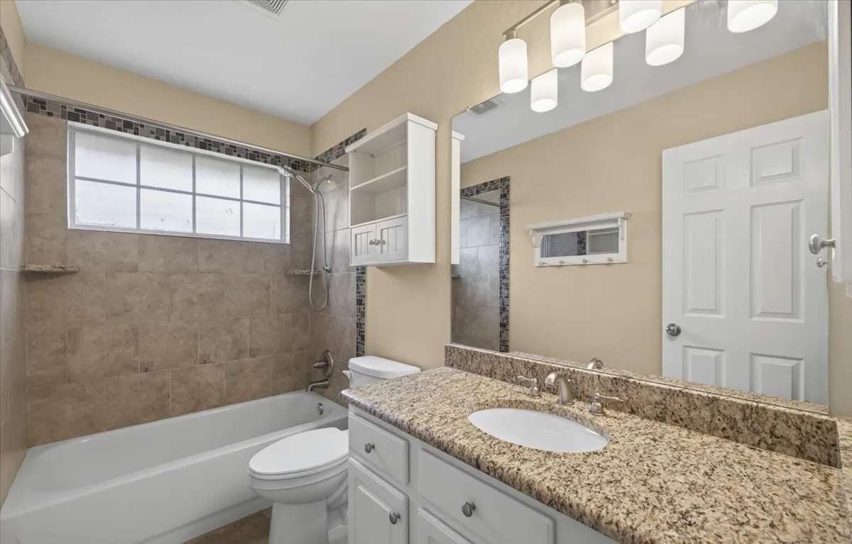 Full Bathroom Upstairs