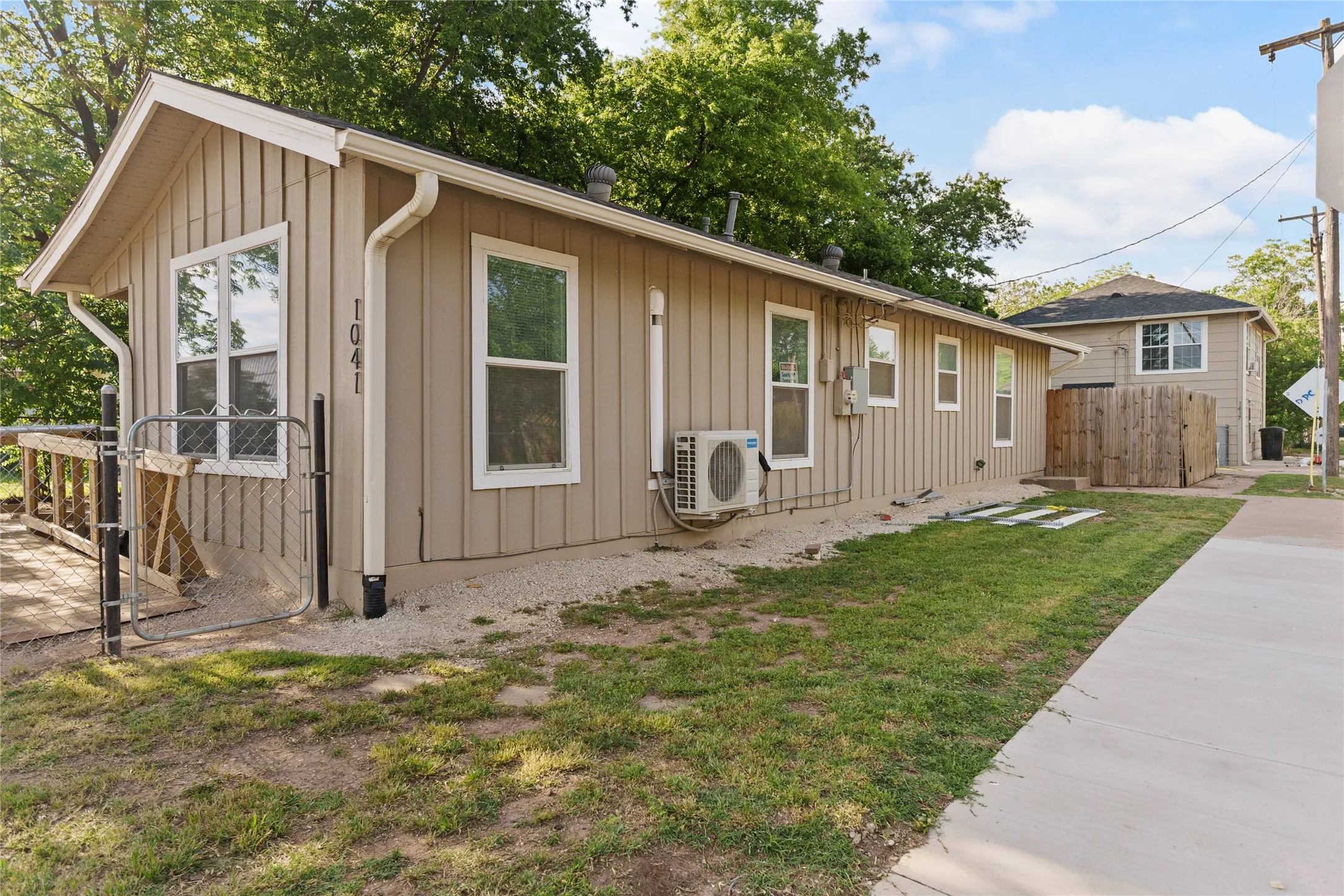 Triplex For Sale in Taylor County , 1041 S 14th Street, Abilene, Texas 79602, 6 Bedrooms, 4 Bathrooms, Garage spaces, 0 Sqft, built in 1928, Price $380,000, mls#21265657, Real Estate Agent in Abilene, Homes For Sale in Taylor county, Homes For Sale in Abilene, Realtor in Abilene Texas, Real Estate Brokerage Independent Realty Texas, Luminita Cordes Realtor