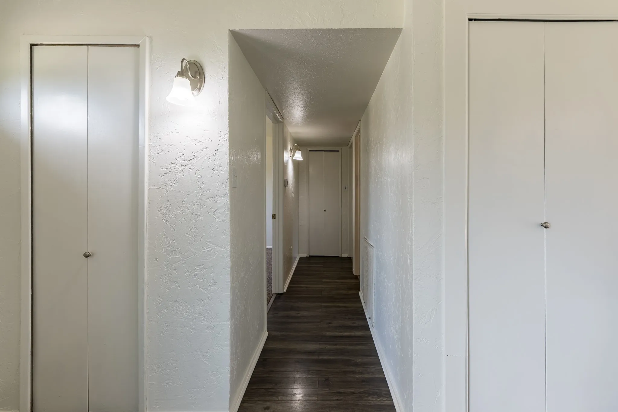 Single Family Residence For Sale in Denton County , 5728 Pearce Street, The Colony, Texas 75056, 2 Bedrooms, 1 Bathroom, 1 Garage spaces, 1,076 Sqft, built in 1983, Price $249,900, mls#21265177, Real Estate Agent in The Colony, Homes For Sale in Denton county, Homes For Sale in The Colony, Realtor in The Colony Texas, Real Estate Brokerage Independent Realty Texas, Luminita Cordes Realtor