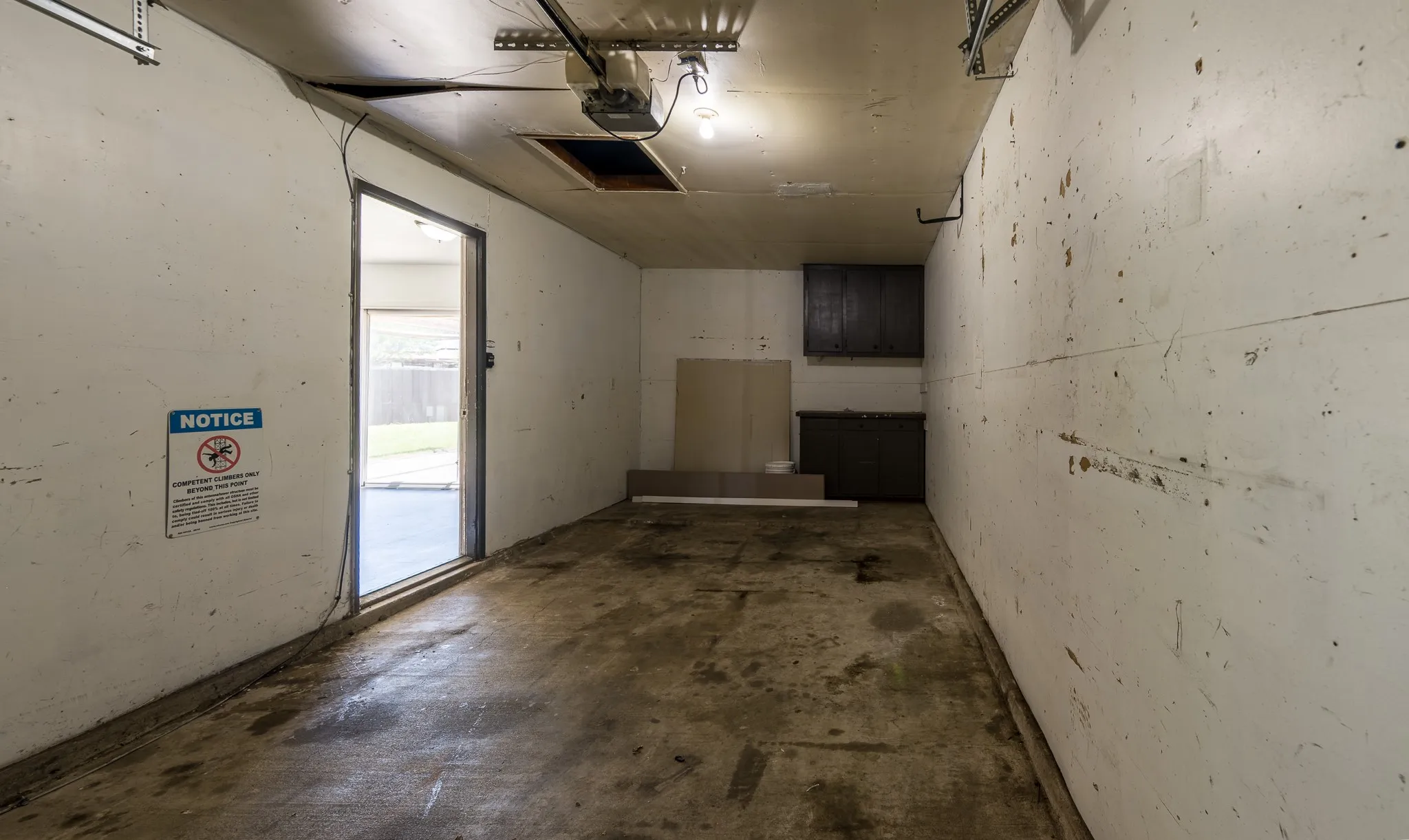Single Family Residence For Sale in Denton County , 5728 Pearce Street, The Colony, Texas 75056, 2 Bedrooms, 1 Bathroom, 1 Garage spaces, 1,076 Sqft, built in 1983, Price $249,900, mls#21265177, Real Estate Agent in The Colony, Homes For Sale in Denton county, Homes For Sale in The Colony, Realtor in The Colony Texas, Real Estate Brokerage Independent Realty Texas, Luminita Cordes Realtor