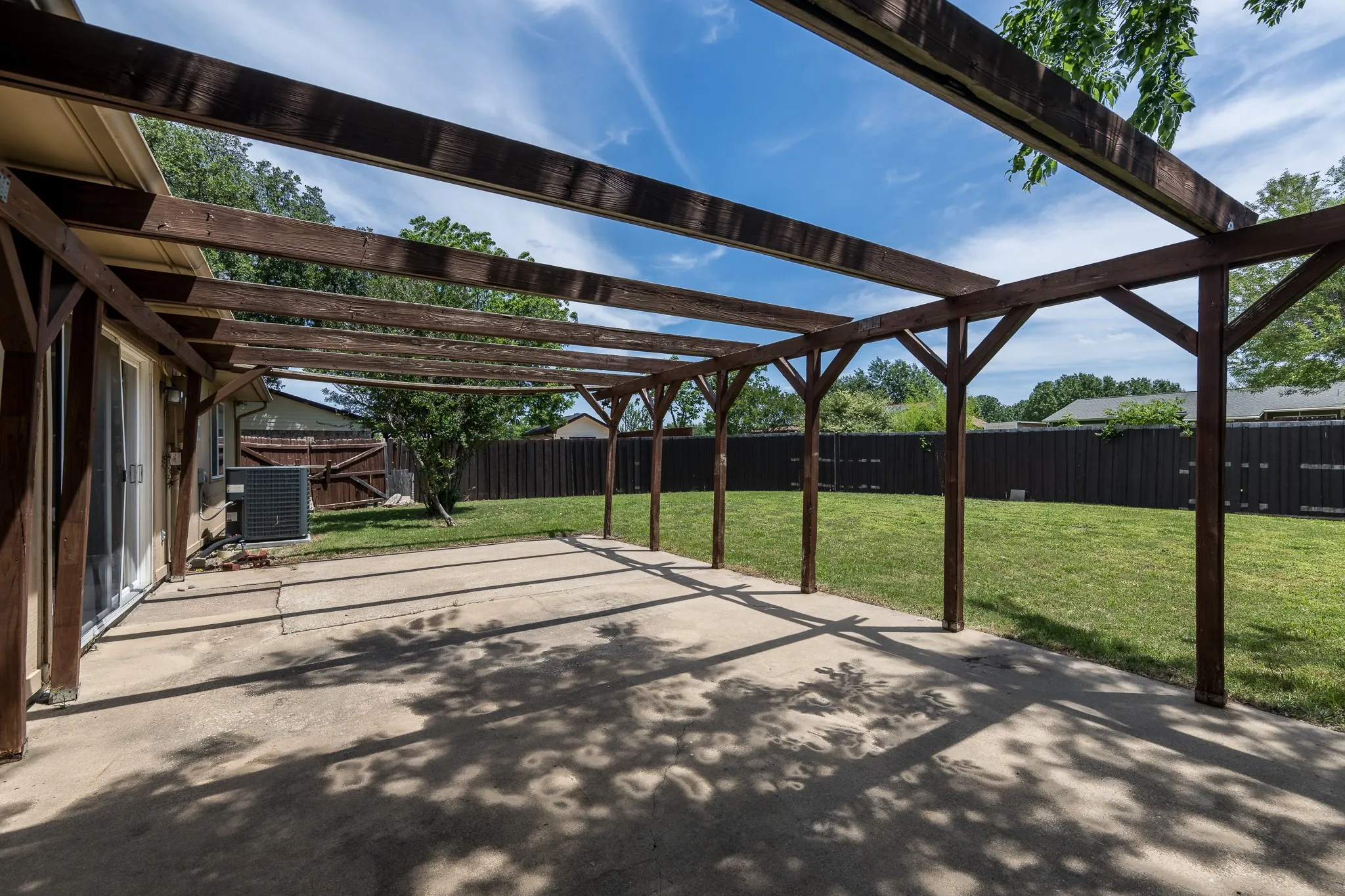 Single Family Residence For Sale in Denton County , 5728 Pearce Street, The Colony, Texas 75056, 2 Bedrooms, 1 Bathroom, 1 Garage spaces, 1,076 Sqft, built in 1983, Price $249,900, mls#21265177, Real Estate Agent in The Colony, Homes For Sale in Denton county, Homes For Sale in The Colony, Realtor in The Colony Texas, Real Estate Brokerage Independent Realty Texas, Luminita Cordes Realtor