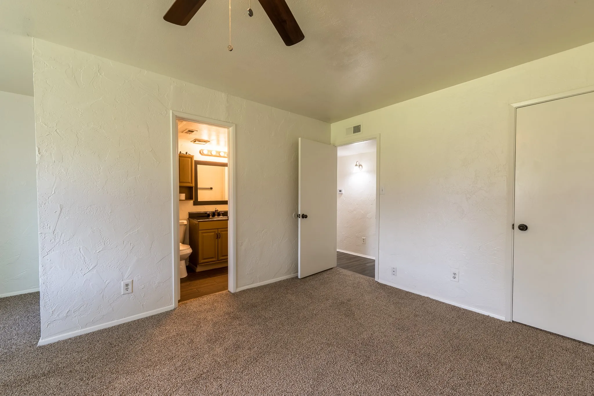 Single Family Residence For Sale in Denton County , 5728 Pearce Street, The Colony, Texas 75056, 2 Bedrooms, 1 Bathroom, 1 Garage spaces, 1,076 Sqft, built in 1983, Price $249,900, mls#21265177, Real Estate Agent in The Colony, Homes For Sale in Denton county, Homes For Sale in The Colony, Realtor in The Colony Texas, Real Estate Brokerage Independent Realty Texas, Luminita Cordes Realtor