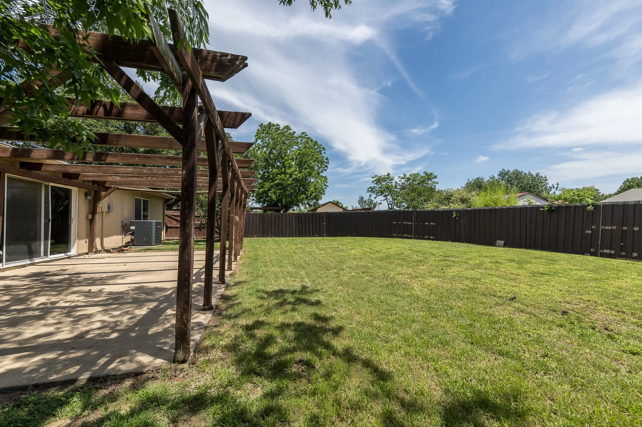 Single Family Residence For Sale in Denton County , 5728 Pearce Street, The Colony, Texas 75056, 2 Bedrooms, 1 Bathroom, 1 Garage spaces, 1,076 Sqft, built in 1983, Price $249,900, mls#21265177, Real Estate Agent in The Colony, Homes For Sale in Denton county, Homes For Sale in The Colony, Realtor in The Colony Texas, Real Estate Brokerage Independent Realty Texas, Luminita Cordes Realtor