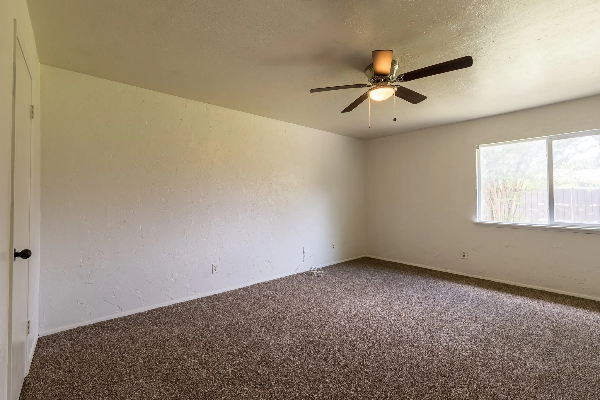 Single Family Residence For Sale in Denton County , 5728 Pearce Street, The Colony, Texas 75056, 2 Bedrooms, 1 Bathroom, 1 Garage spaces, 1,076 Sqft, built in 1983, Price $249,900, mls#21265177, Real Estate Agent in The Colony, Homes For Sale in Denton county, Homes For Sale in The Colony, Realtor in The Colony Texas, Real Estate Brokerage Independent Realty Texas, Luminita Cordes Realtor