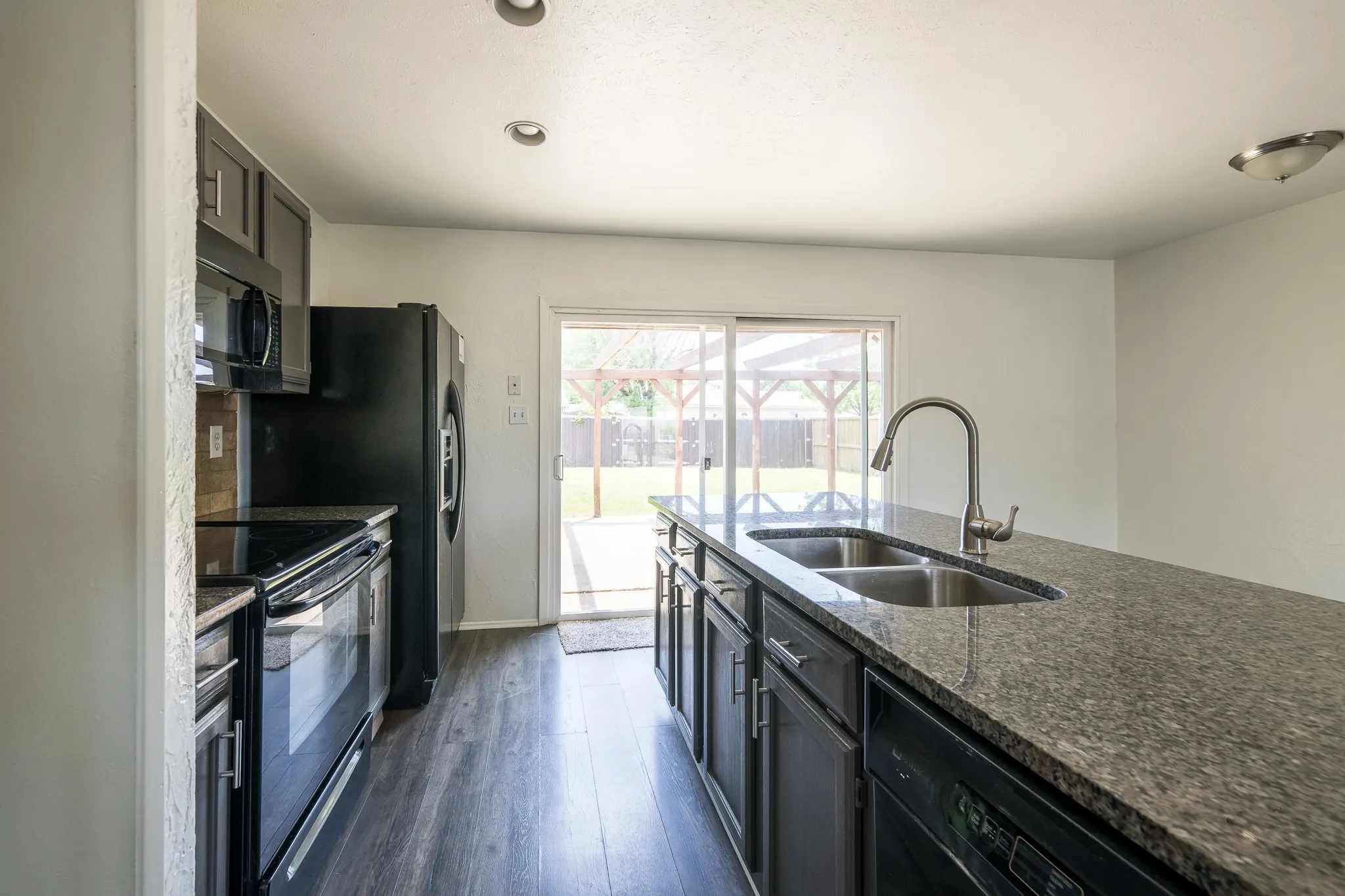 Single Family Residence For Sale in Denton County , 5728 Pearce Street, The Colony, Texas 75056, 2 Bedrooms, 1 Bathroom, 1 Garage spaces, 1,076 Sqft, built in 1983, Price $249,900, mls#21265177, Real Estate Agent in The Colony, Homes For Sale in Denton county, Homes For Sale in The Colony, Realtor in The Colony Texas, Real Estate Brokerage Independent Realty Texas, Luminita Cordes Realtor