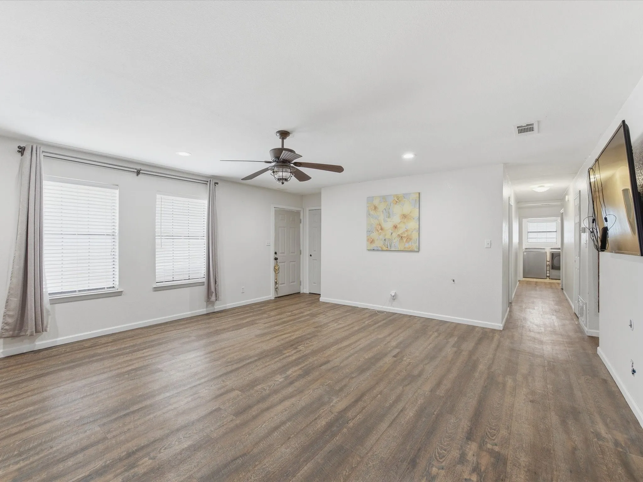 Single Family Residence For Sale in Wise County , 308 Oakwood Street, Chico, Texas 76431, 2 Bedroom, 2 Bathroom, 2 Garage spaces, 1,696 Sqft, built in 1986, mls#21265678, Real Estate Agent in Chico, Homes For Sale in Wise county, Homes For Sale in Chico, Realtor in Chico Texas, Real Estate Brokerage Independent Realty Texas, Luminita Cordes Realtor