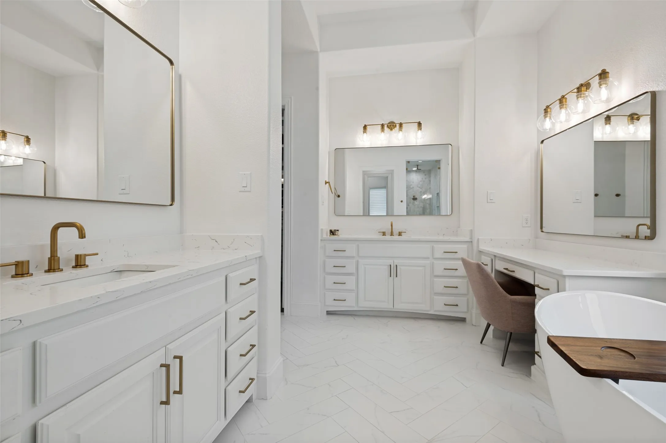 Single Family Residence For Sale in Denton County , 4031 Covent Garden Lane, Frisco, Texas 75034, 5 Bedroom, 7 Bathroom, 3 Garage spaces, 4,158 Sqft, built in 2017, mls#21265512, Real Estate Agent in Frisco, Homes For Sale in Denton county, Homes For Sale in Frisco, Realtor in Frisco Texas, Real Estate Brokerage Independent Realty Texas, Luminita Cordes Realtor