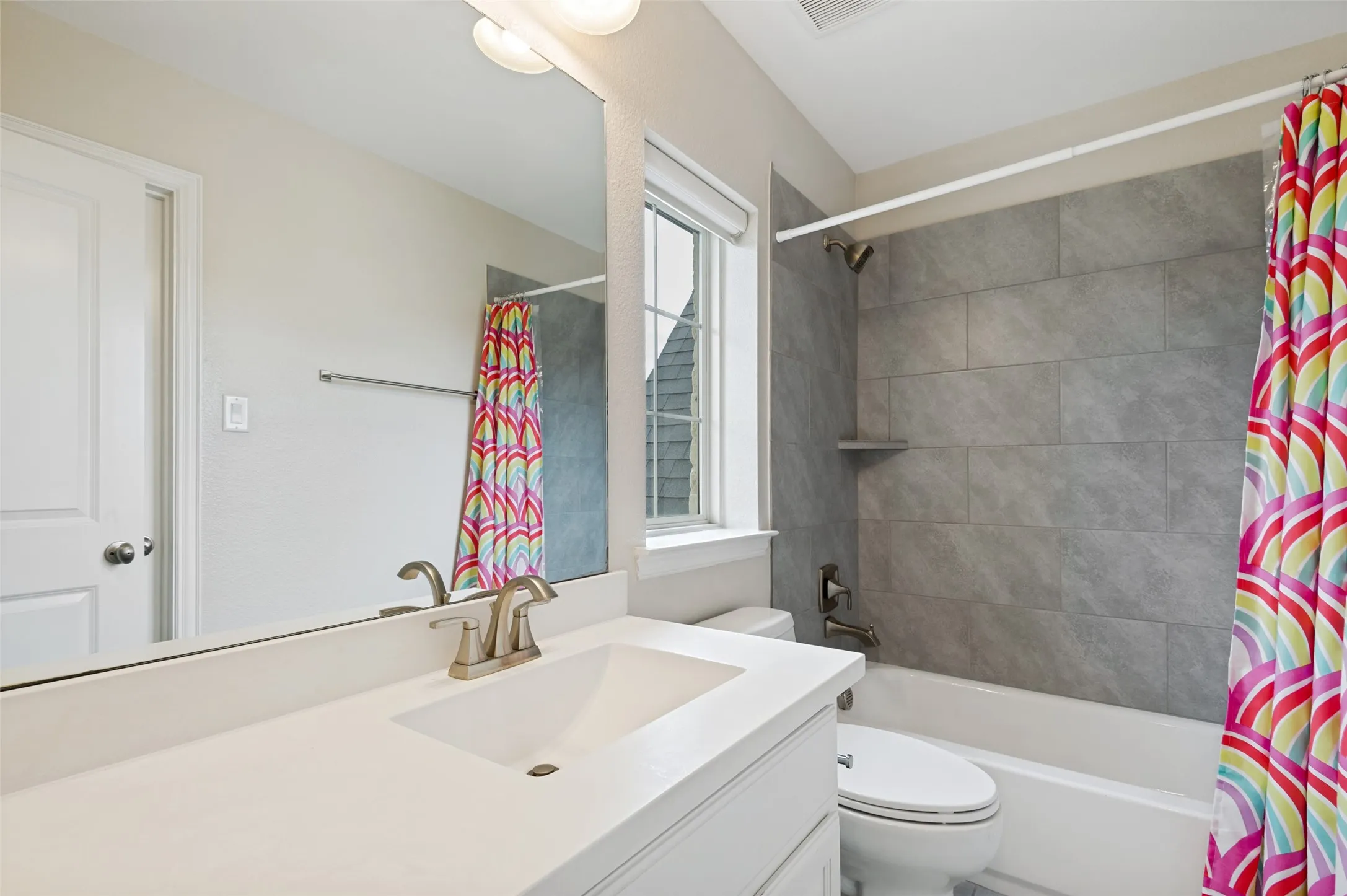 Single Family Residence For Sale in Denton County , 4031 Covent Garden Lane, Frisco, Texas 75034, 5 Bedroom, 7 Bathroom, 3 Garage spaces, 4,158 Sqft, built in 2017, mls#21265512, Real Estate Agent in Frisco, Homes For Sale in Denton county, Homes For Sale in Frisco, Realtor in Frisco Texas, Real Estate Brokerage Independent Realty Texas, Luminita Cordes Realtor