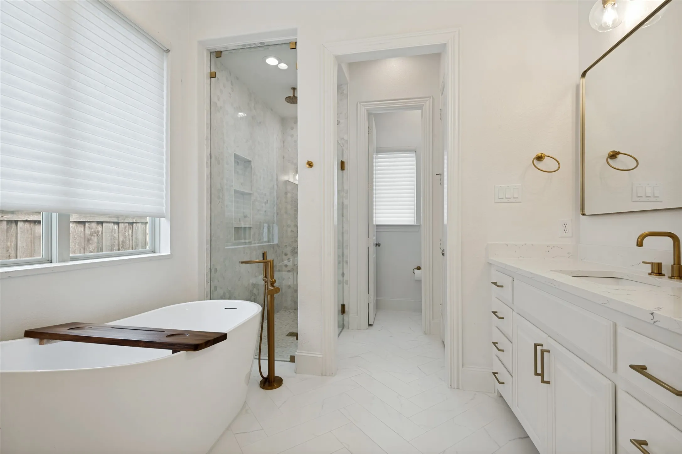 Single Family Residence For Sale in Denton County , 4031 Covent Garden Lane, Frisco, Texas 75034, 5 Bedroom, 7 Bathroom, 3 Garage spaces, 4,158 Sqft, built in 2017, mls#21265512, Real Estate Agent in Frisco, Homes For Sale in Denton county, Homes For Sale in Frisco, Realtor in Frisco Texas, Real Estate Brokerage Independent Realty Texas, Luminita Cordes Realtor