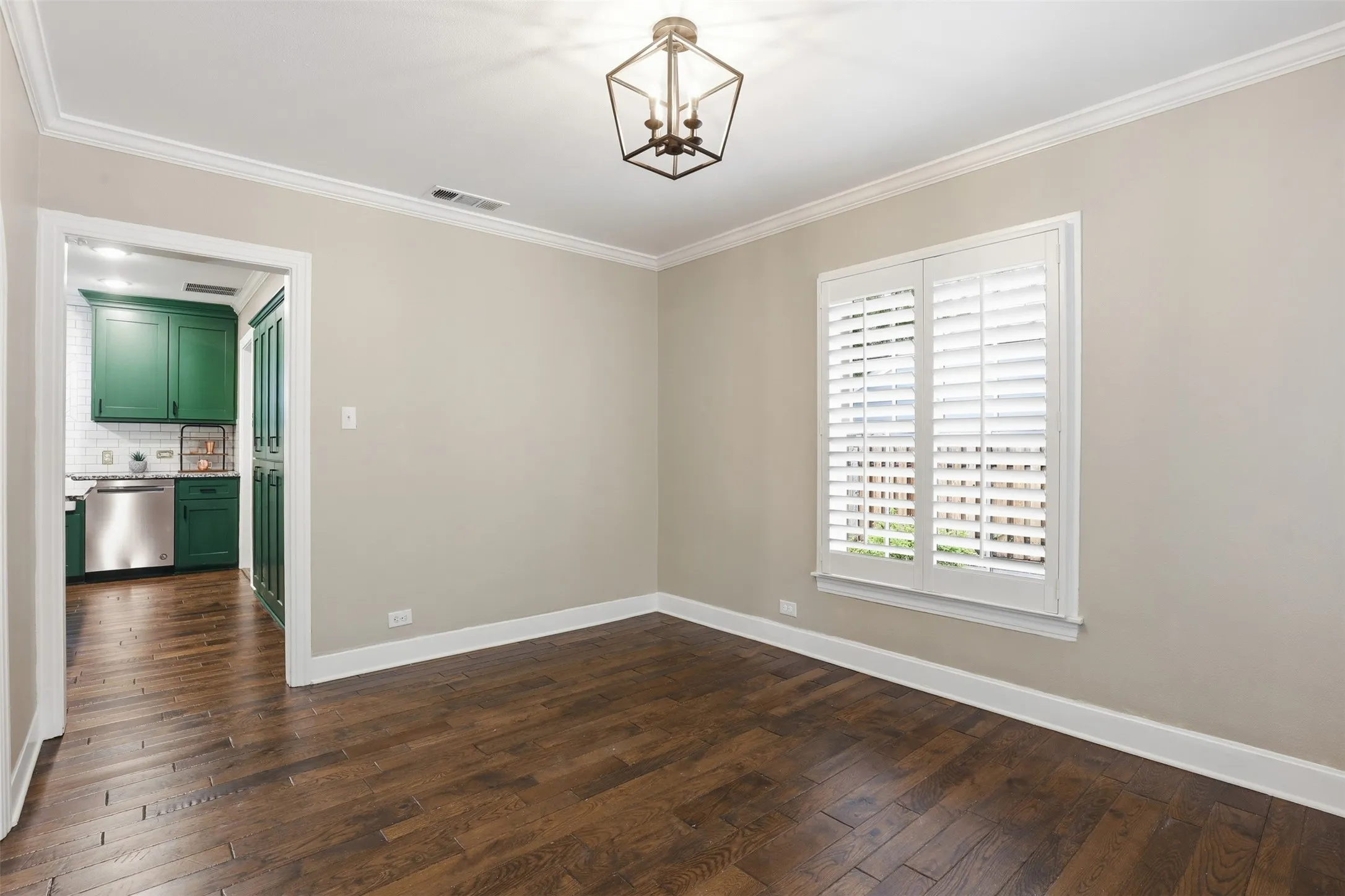 Single Family Residence For Sale in Johnson County , 216 Sunset Drive, Cleburne, Texas 76033, 3 Bedroom, 2 Bathroom, Garage spaces, 2,092 Sqft, built in 0, mls#21264589, Real Estate Agent in Cleburne, Homes For Sale in Johnson county, Homes For Sale in Cleburne, Realtor in Cleburne Texas, Real Estate Brokerage Independent Realty Texas, Luminita Cordes Realtor