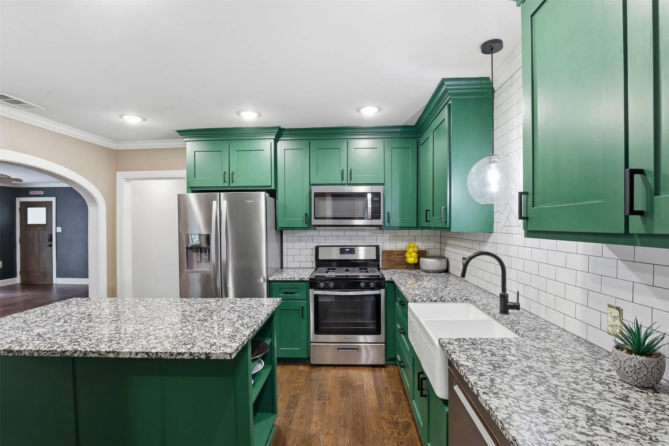 Single Family Residence For Sale in Johnson County , 216 Sunset Drive, Cleburne, Texas 76033, 3 Bedroom, 2 Bathroom, Garage spaces, 2,092 Sqft, built in 0, mls#21264589, Real Estate Agent in Cleburne, Homes For Sale in Johnson county, Homes For Sale in Cleburne, Realtor in Cleburne Texas, Real Estate Brokerage Independent Realty Texas, Luminita Cordes Realtor