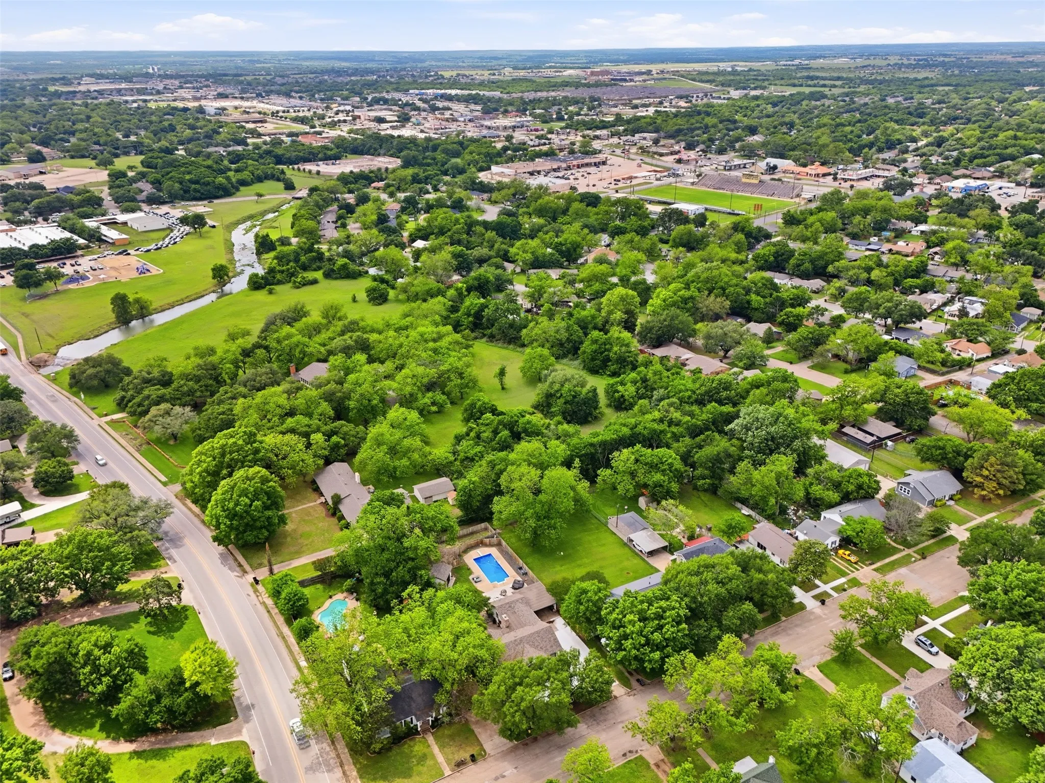 Single Family Residence For Sale in Johnson County , 216 Sunset Drive, Cleburne, Texas 76033, 3 Bedroom, 2 Bathroom, Garage spaces, 2,092 Sqft, built in 0, mls#21264589, Real Estate Agent in Cleburne, Homes For Sale in Johnson county, Homes For Sale in Cleburne, Realtor in Cleburne Texas, Real Estate Brokerage Independent Realty Texas, Luminita Cordes Realtor