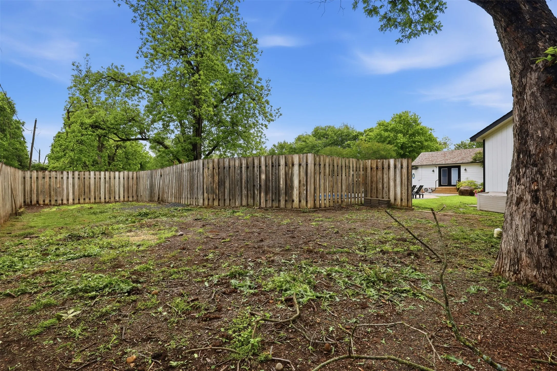 Extra yard space, perfect animals or possible basketball court.