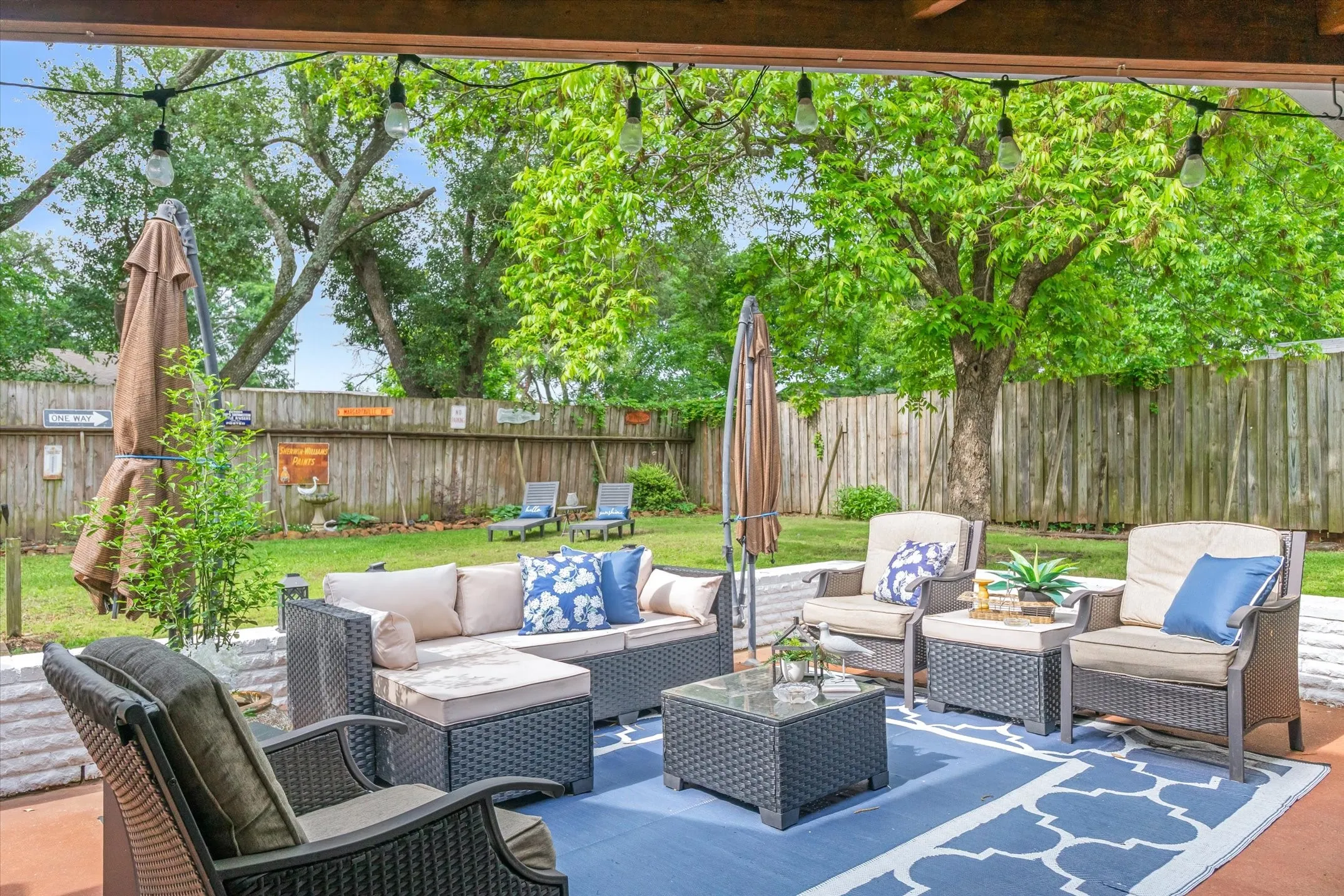 Single Family Residence For Sale in Van Zandt County , 202 S Houston Street, Edgewood, Texas 75117, 3 Bedrooms, 4 Bathrooms, Garage spaces, 2,612 Sqft, built in 1973, Price $369,900, mls#21265681, Real Estate Agent in Edgewood, Homes For Sale in Van Zandt county, Homes For Sale in Edgewood, Realtor in Edgewood Texas, Real Estate Brokerage Independent Realty Texas, Luminita Cordes Realtor