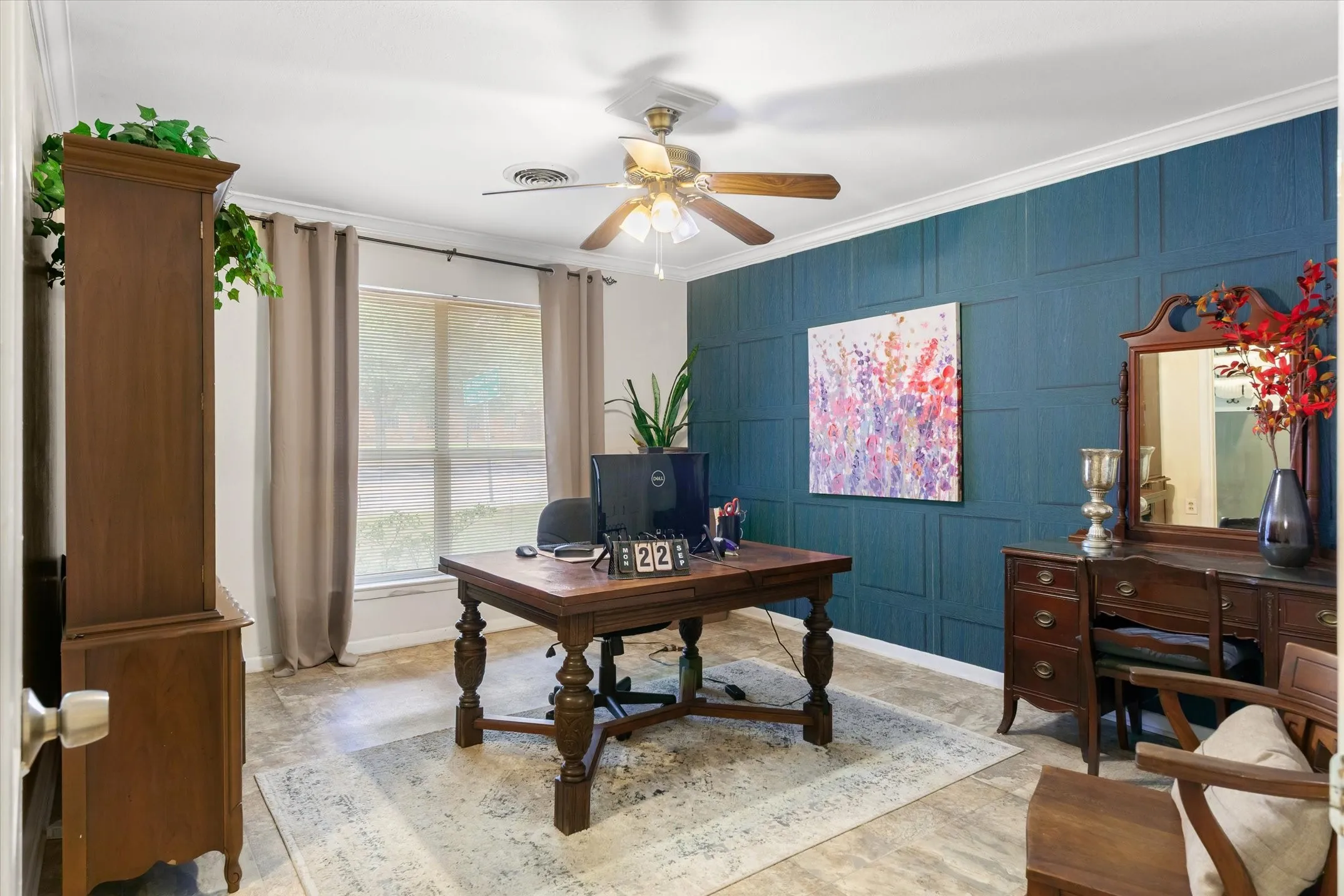 Single Family Residence For Sale in Van Zandt County , 202 S Houston Street, Edgewood, Texas 75117, 3 Bedrooms, 4 Bathrooms, Garage spaces, 2,612 Sqft, built in 1973, Price $369,900, mls#21265681, Real Estate Agent in Edgewood, Homes For Sale in Van Zandt county, Homes For Sale in Edgewood, Realtor in Edgewood Texas, Real Estate Brokerage Independent Realty Texas, Luminita Cordes Realtor