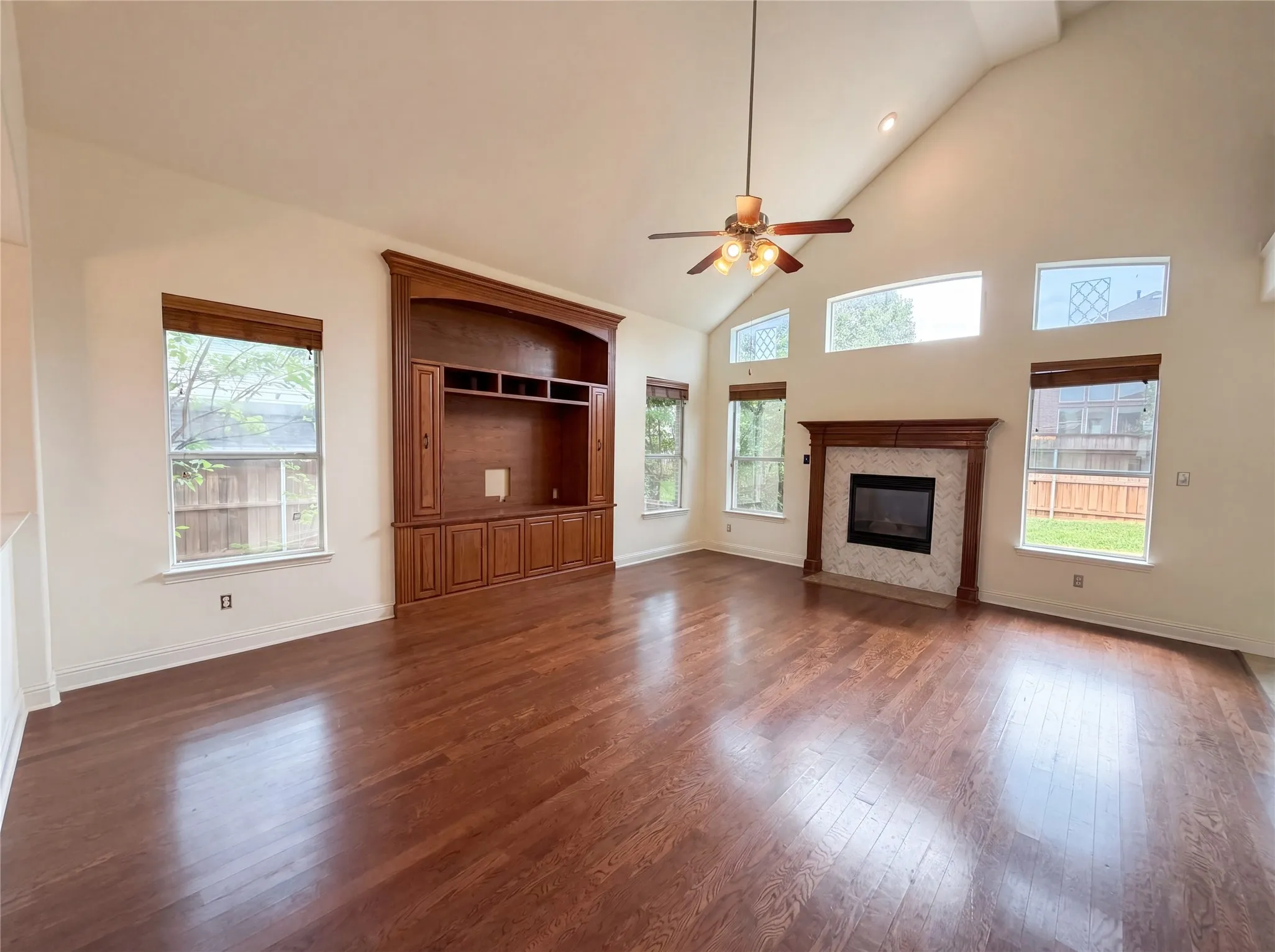 Single Family Residence For Sale in Dallas County , 2446 Chesterfield Road, Garland, Texas 75043, 3 Bedroom, 4 Bathroom, 3 Garage spaces, 3,803 Sqft, built in 2006, mls#21265322, Real Estate Agent in Garland, Homes For Sale in Dallas county, Homes For Sale in Garland, Realtor in Garland Texas, Real Estate Brokerage Independent Realty Texas, Luminita Cordes Realtor
