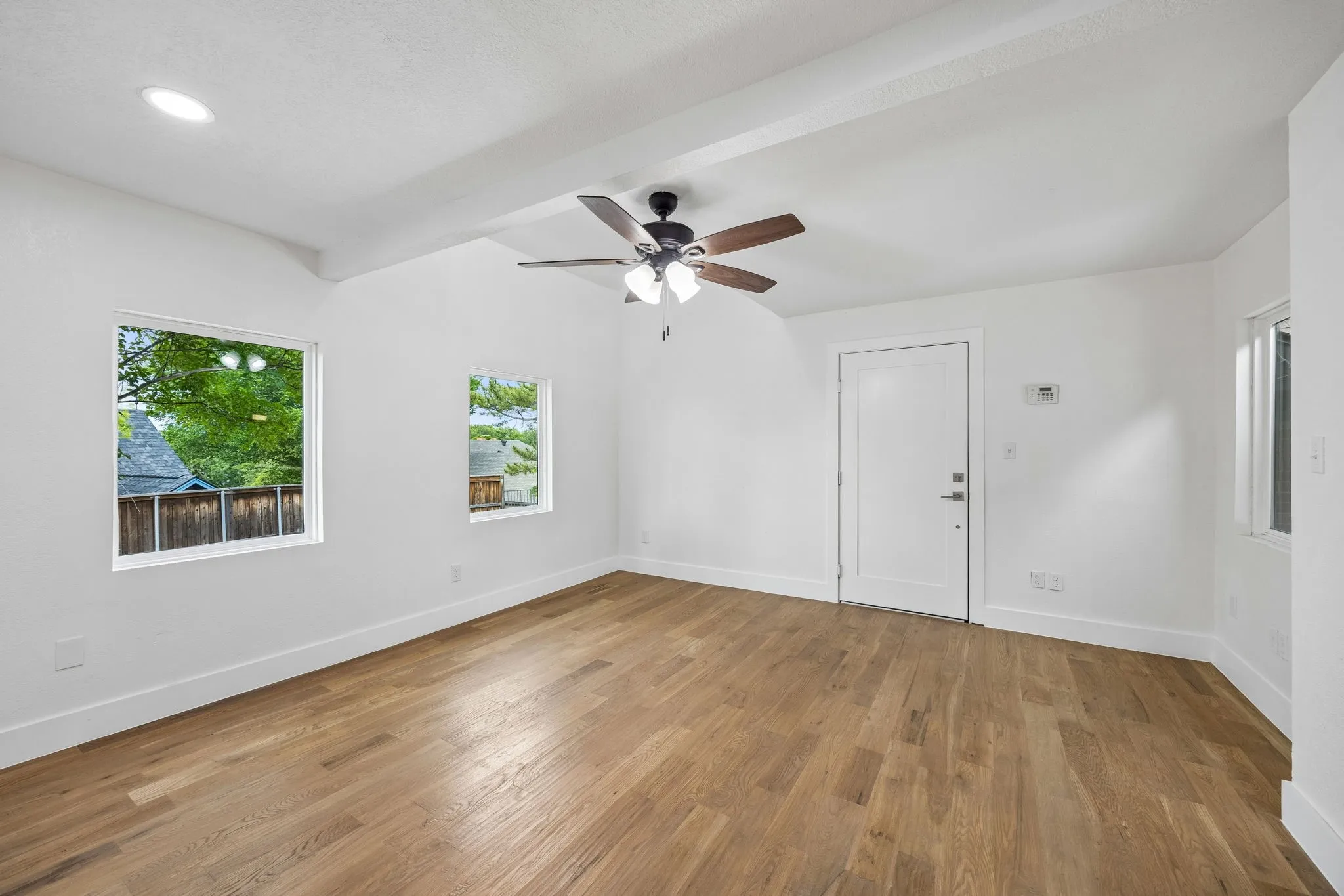 Single Family Residence For Sale in Denton County , 108 Forest Hill Drive, Trophy Club, Texas 76262, 4 Bedroom, 4 Bathroom, 2 Garage spaces, 3,311 Sqft, built in 1980, mls#21262824, Real Estate Agent in Trophy Club, Homes For Sale in Denton county, Homes For Sale in Trophy Club, Realtor in Trophy Club Texas, Real Estate Brokerage Independent Realty Texas, Luminita Cordes Realtor