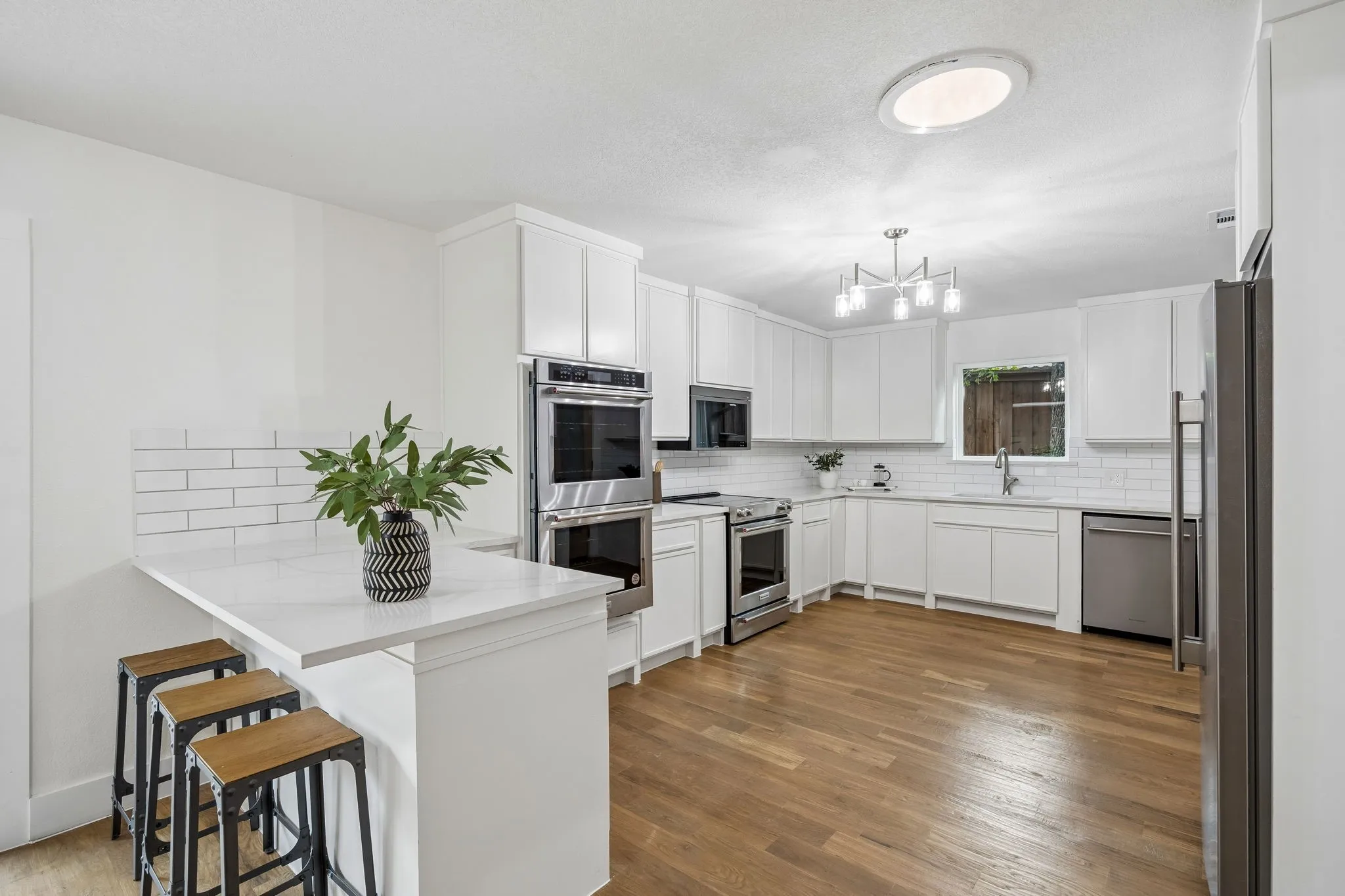 Single Family Residence For Sale in Denton County , 108 Forest Hill Drive, Trophy Club, Texas 76262, 4 Bedroom, 4 Bathroom, 2 Garage spaces, 3,311 Sqft, built in 1980, mls#21262824, Real Estate Agent in Trophy Club, Homes For Sale in Denton county, Homes For Sale in Trophy Club, Realtor in Trophy Club Texas, Real Estate Brokerage Independent Realty Texas, Luminita Cordes Realtor